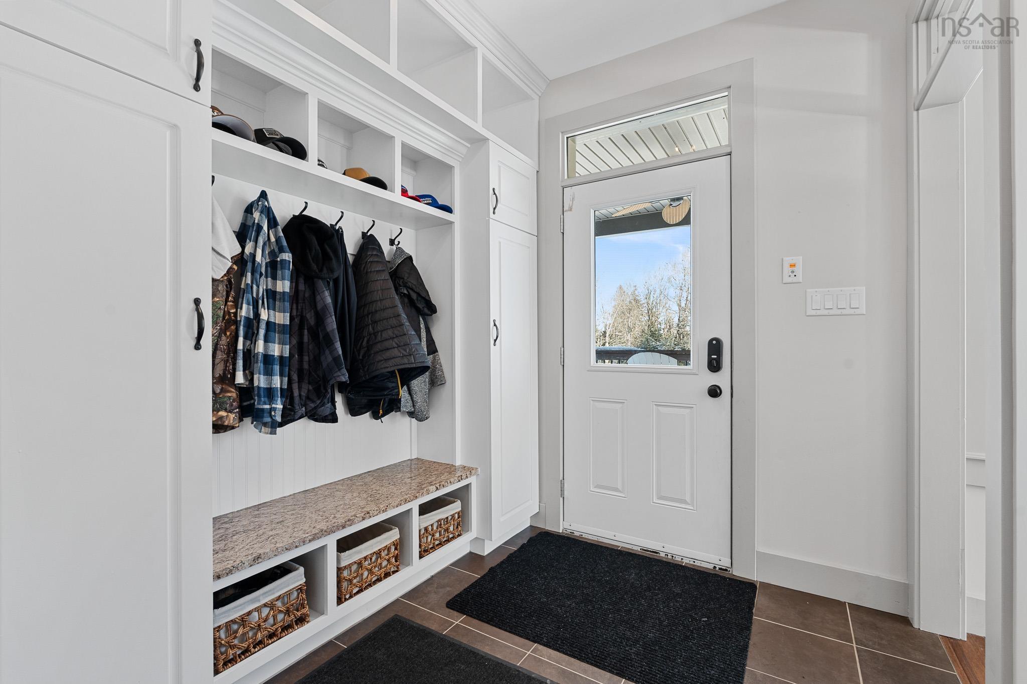 $975,000.00: 999 Hilltop Road, Sutherland Lake