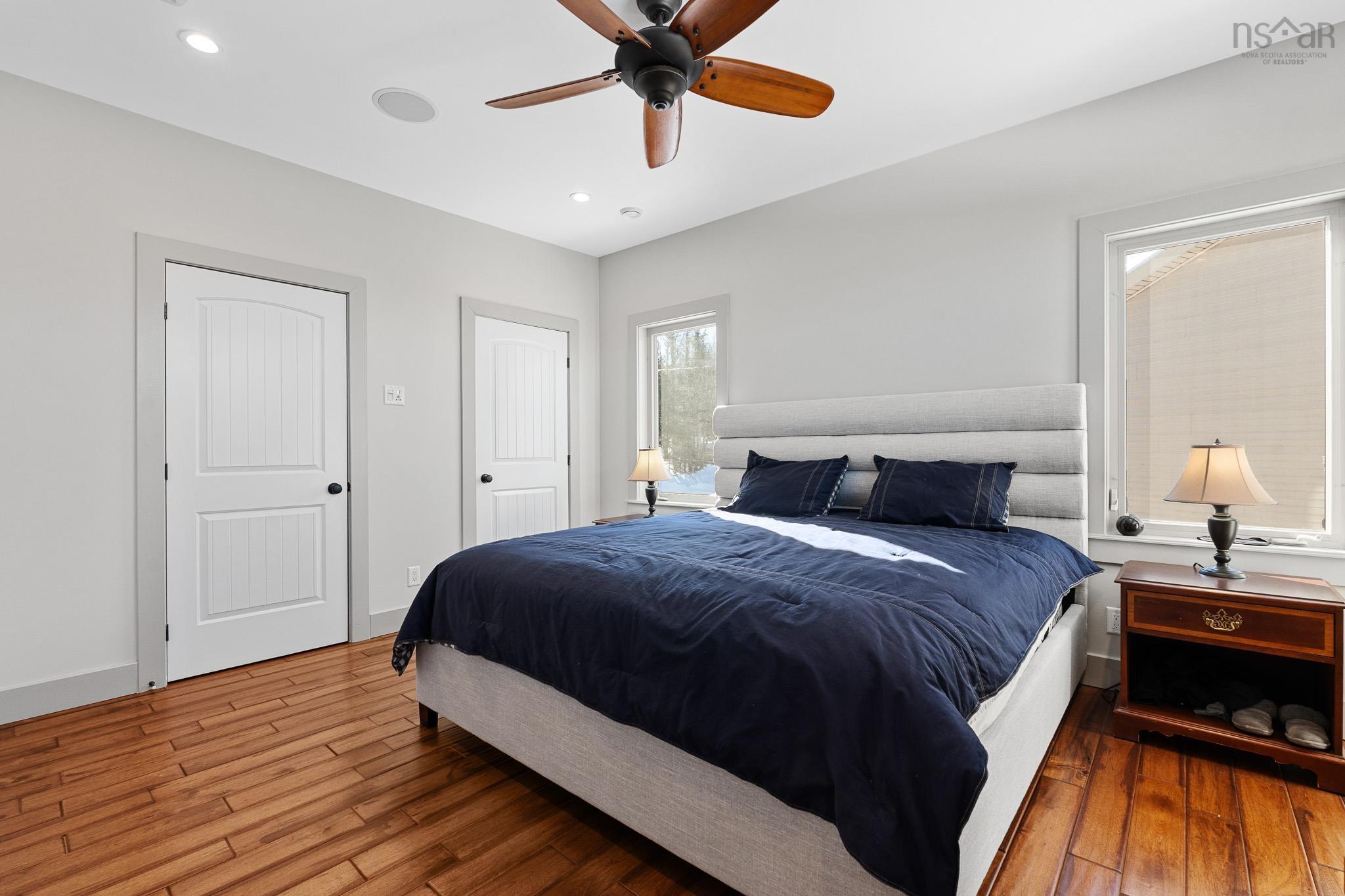 $975,000.00: 999 Hilltop Road, Sutherland Lake