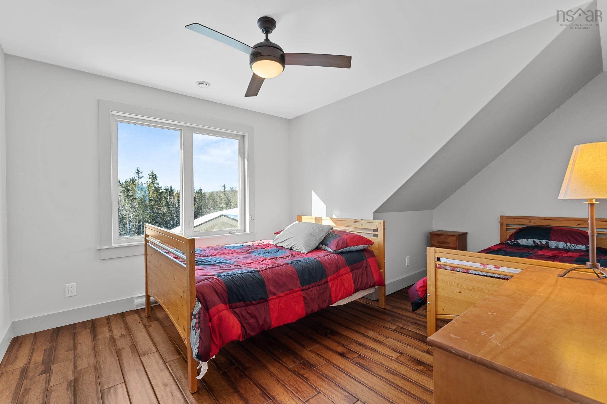 $975,000.00: 999 Hilltop Road, Sutherland Lake