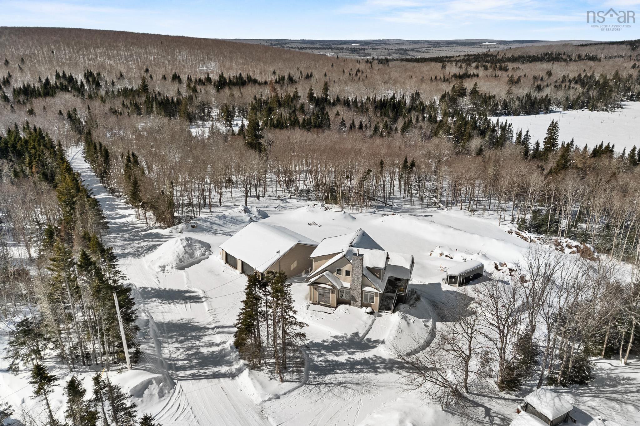 $975,000.00: 999 Hilltop Road, Sutherland Lake