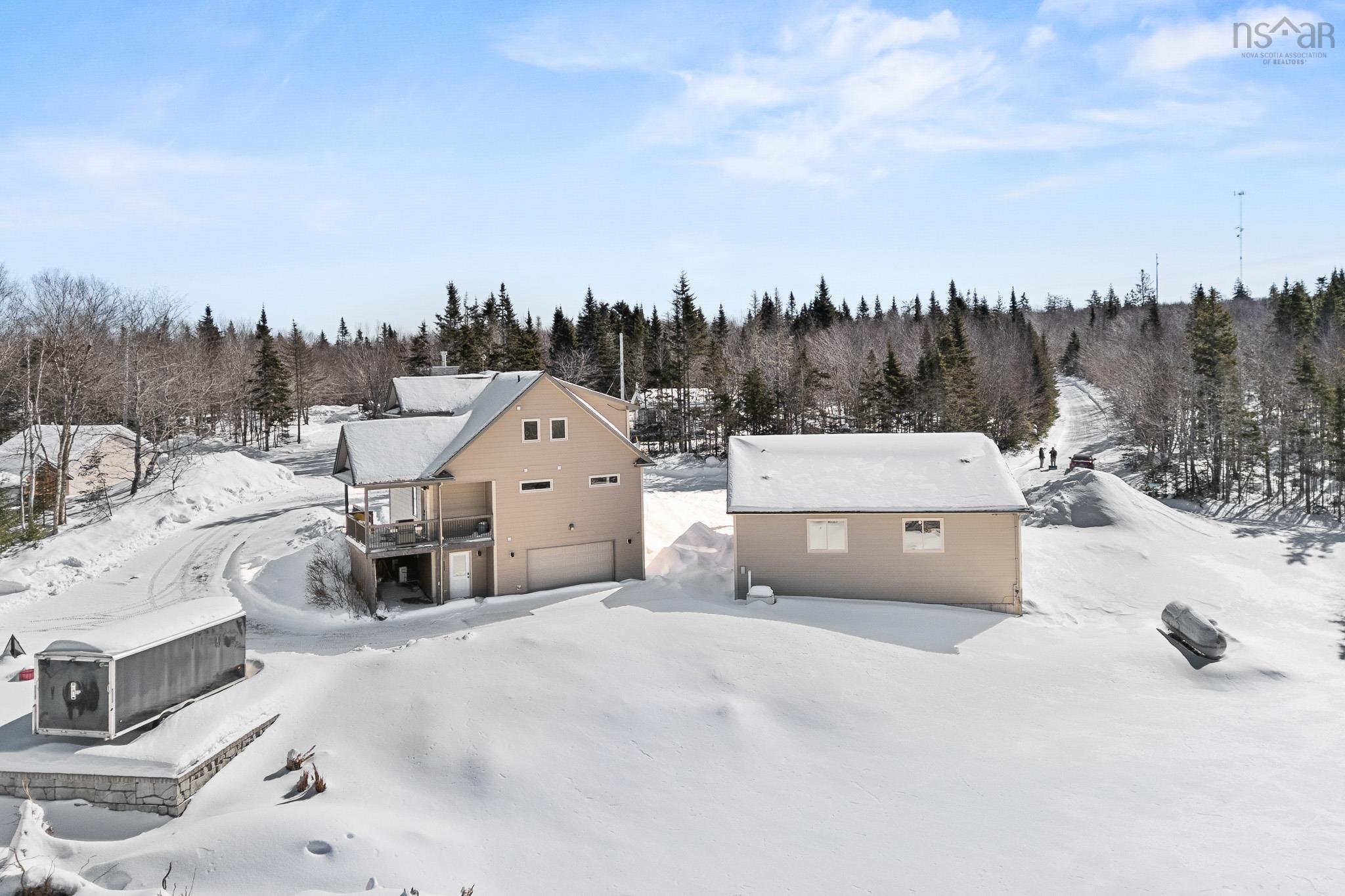 $975,000.00: 999 Hilltop Road, Sutherland Lake