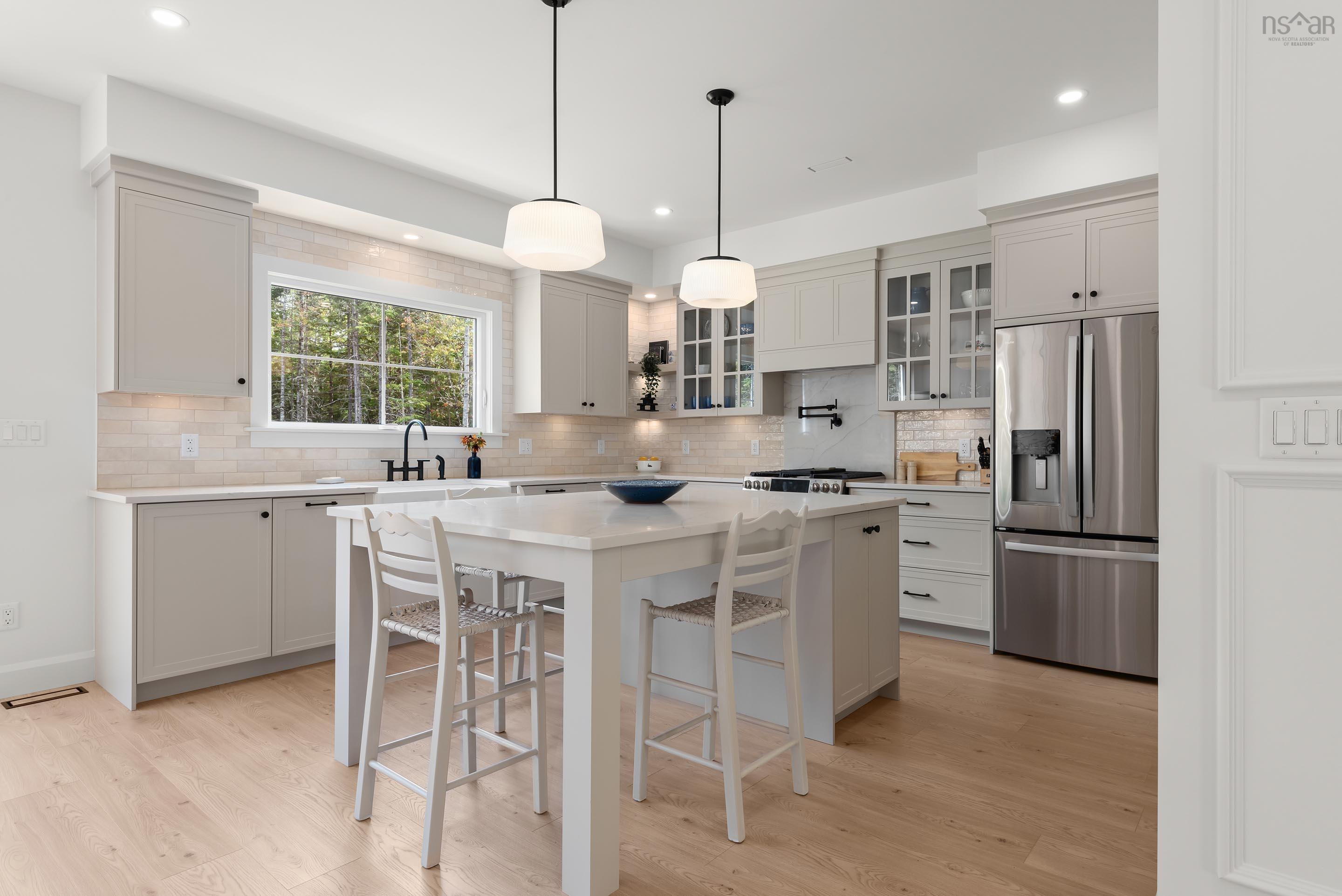 $1,099,900.00: 86 Double Lane, Oakfield