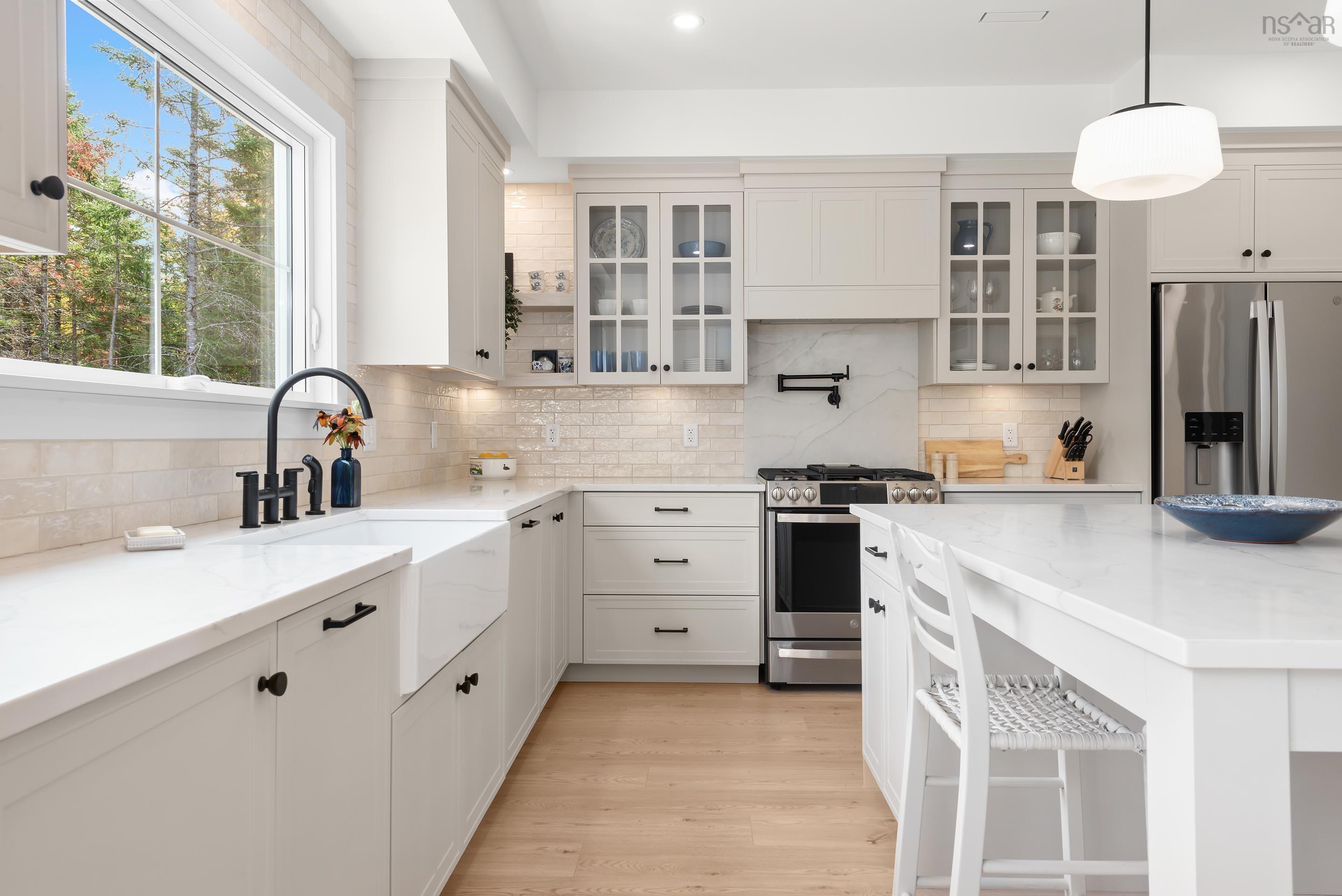 $1,099,900.00: 86 Double Lane, Oakfield