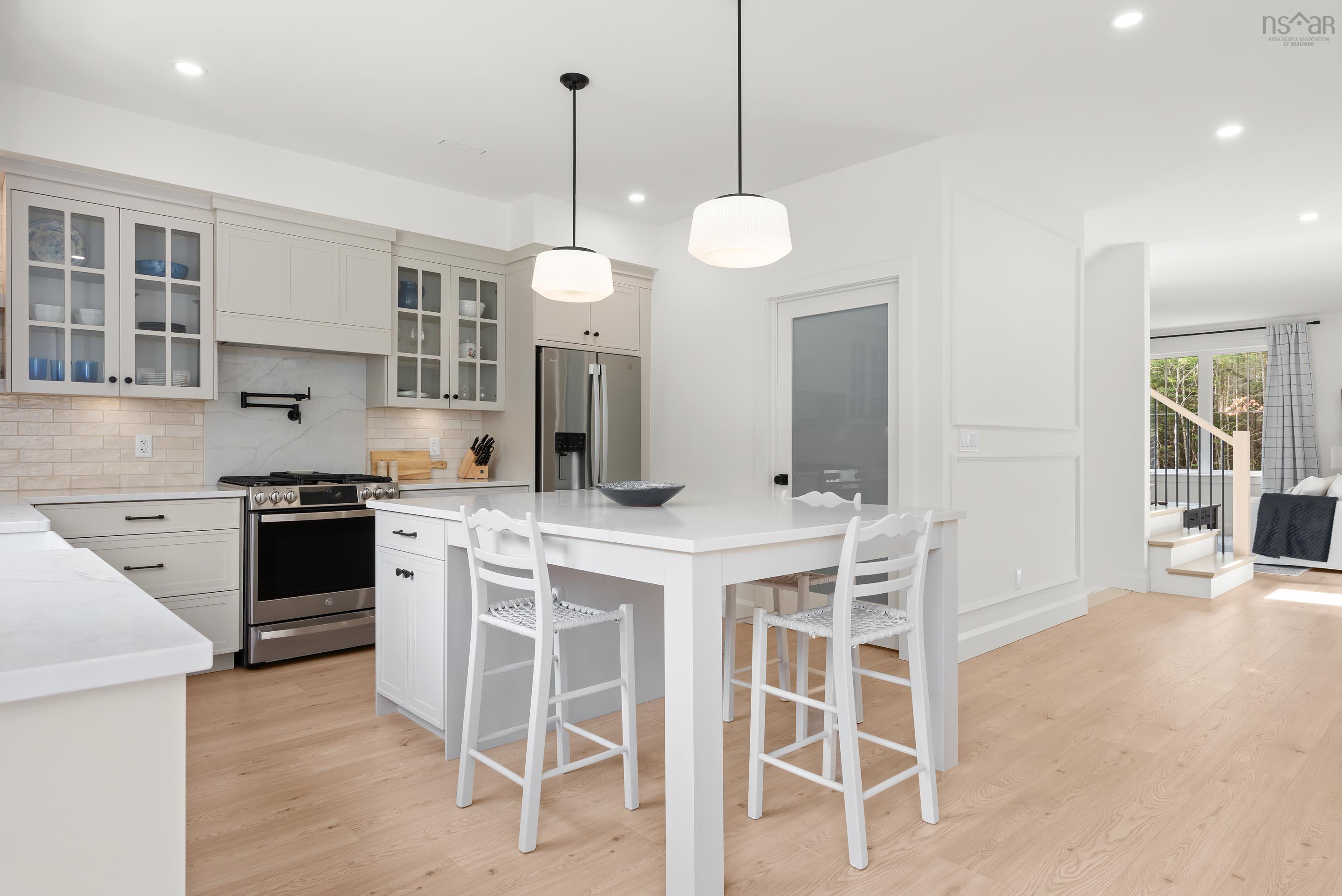 $1,099,900.00: 86 Double Lane, Oakfield