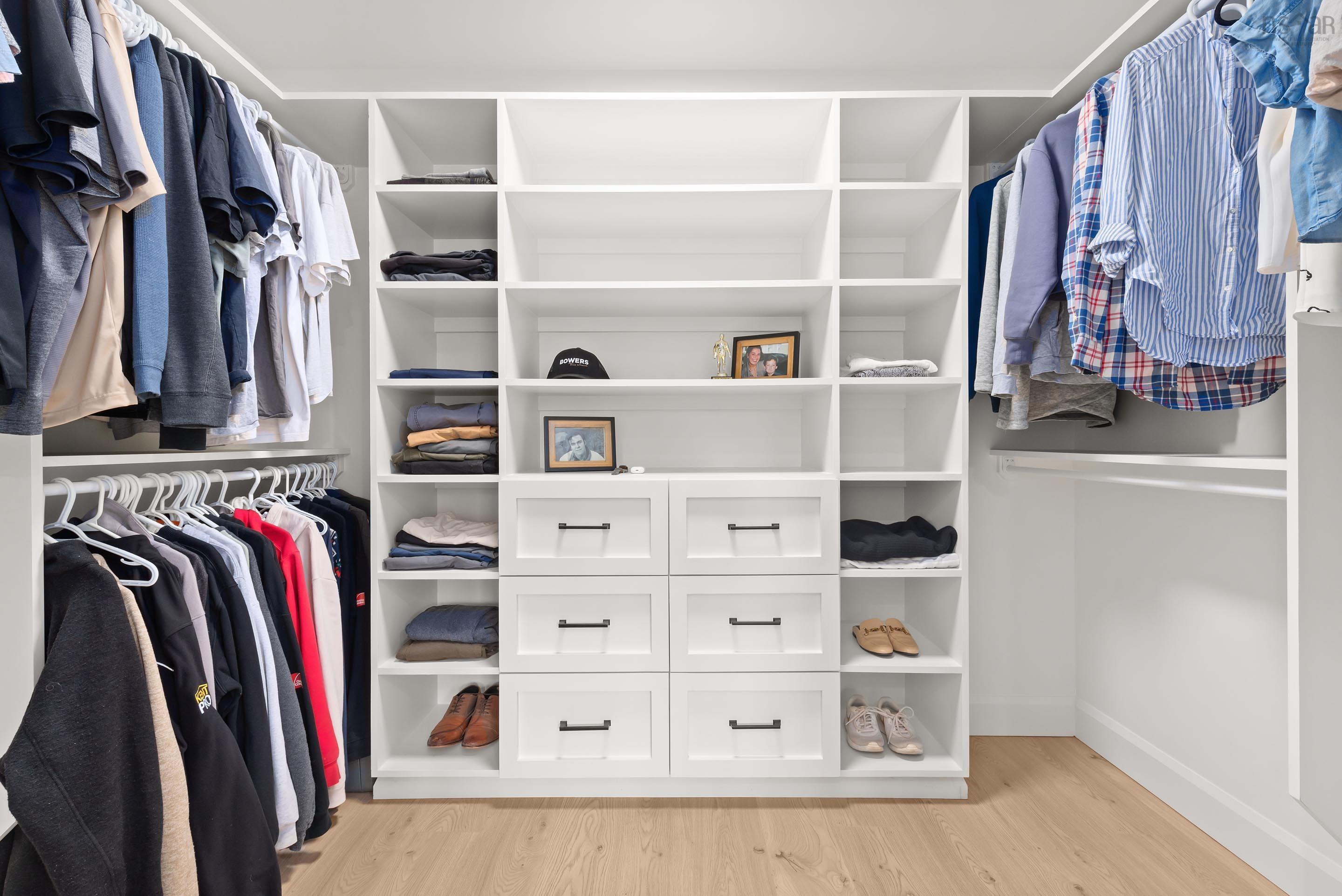 $1,099,900.00: 86 Double Lane, Oakfield