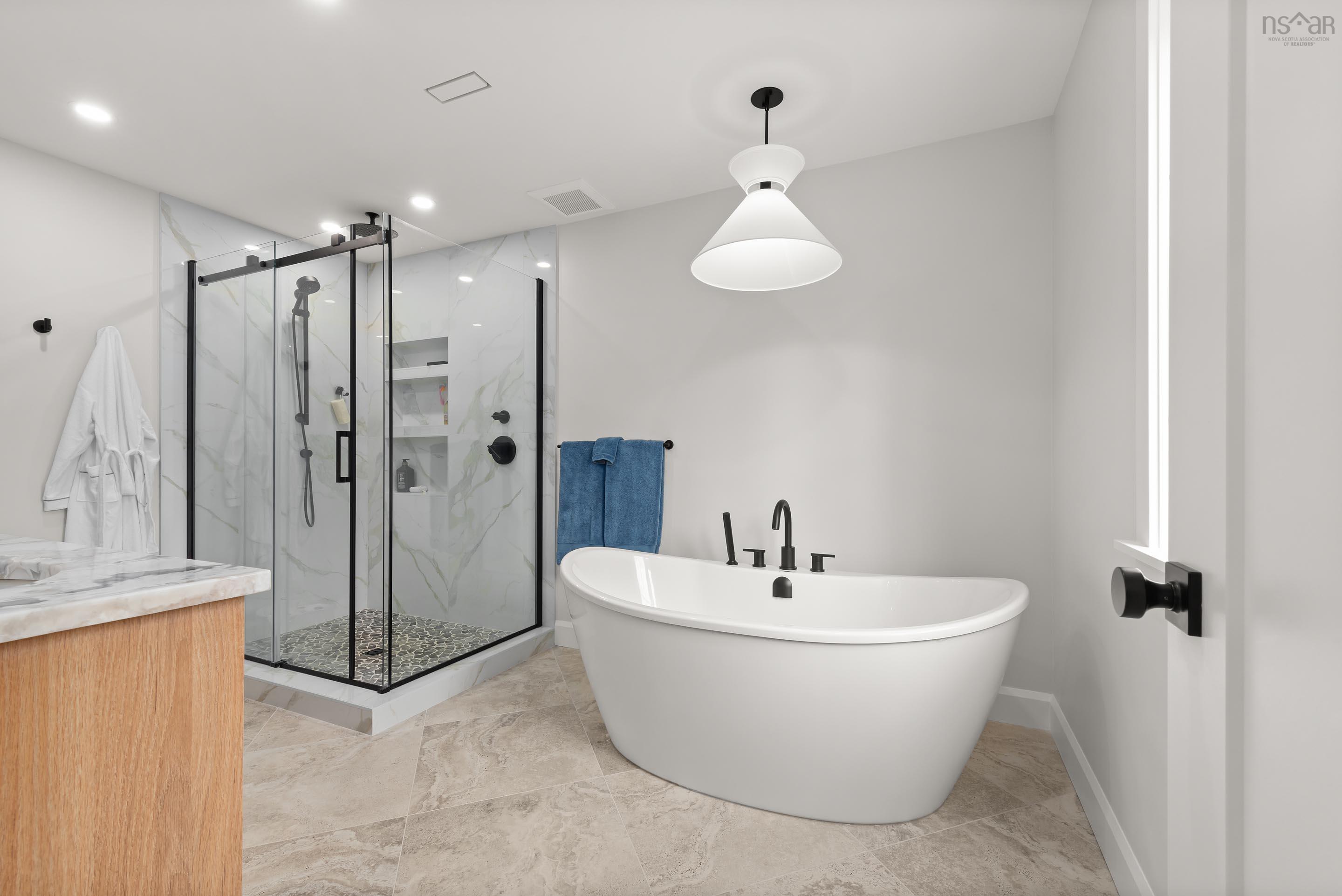 $1,099,900.00: 86 Double Lane, Oakfield