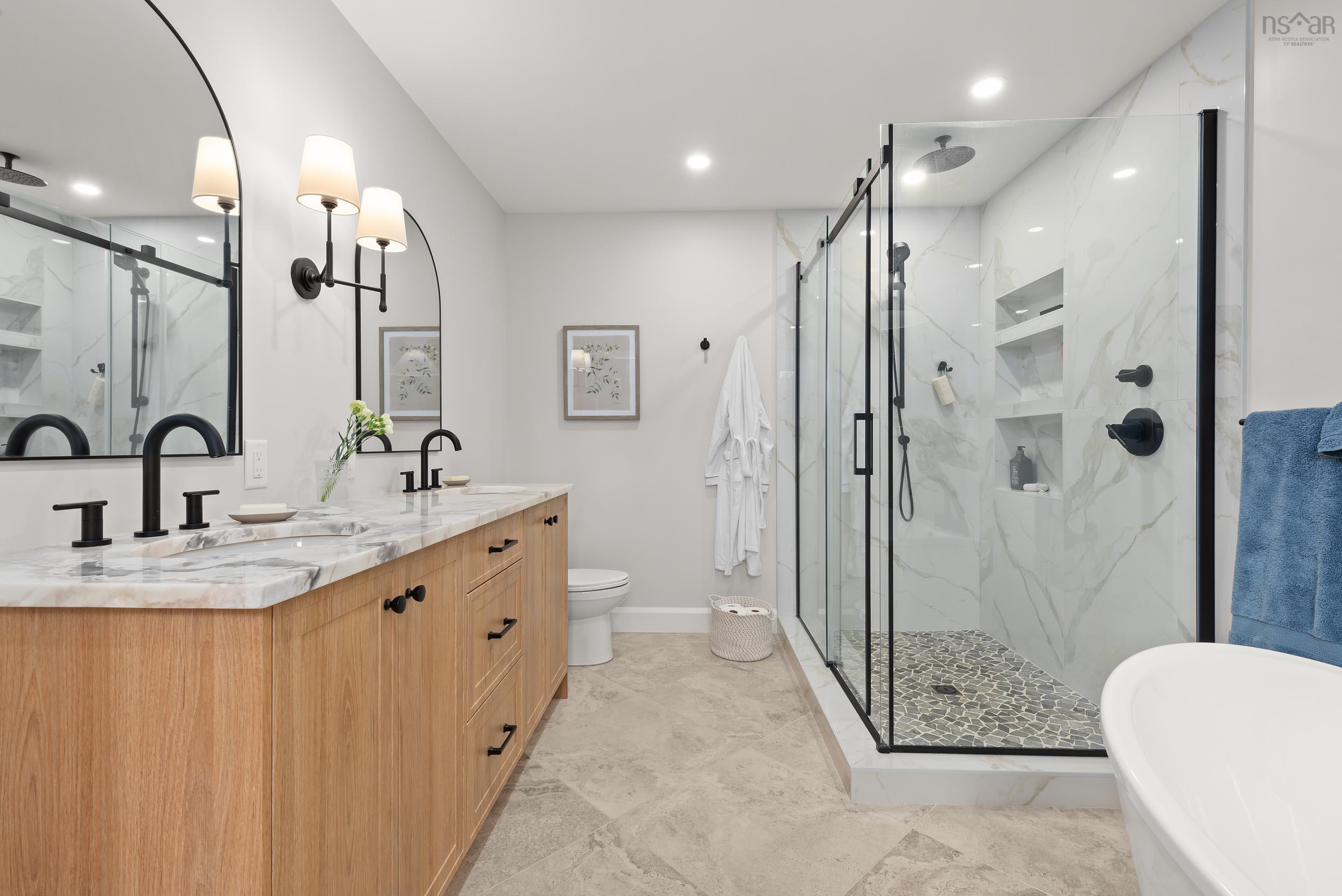 $1,099,900.00: 86 Double Lane, Oakfield