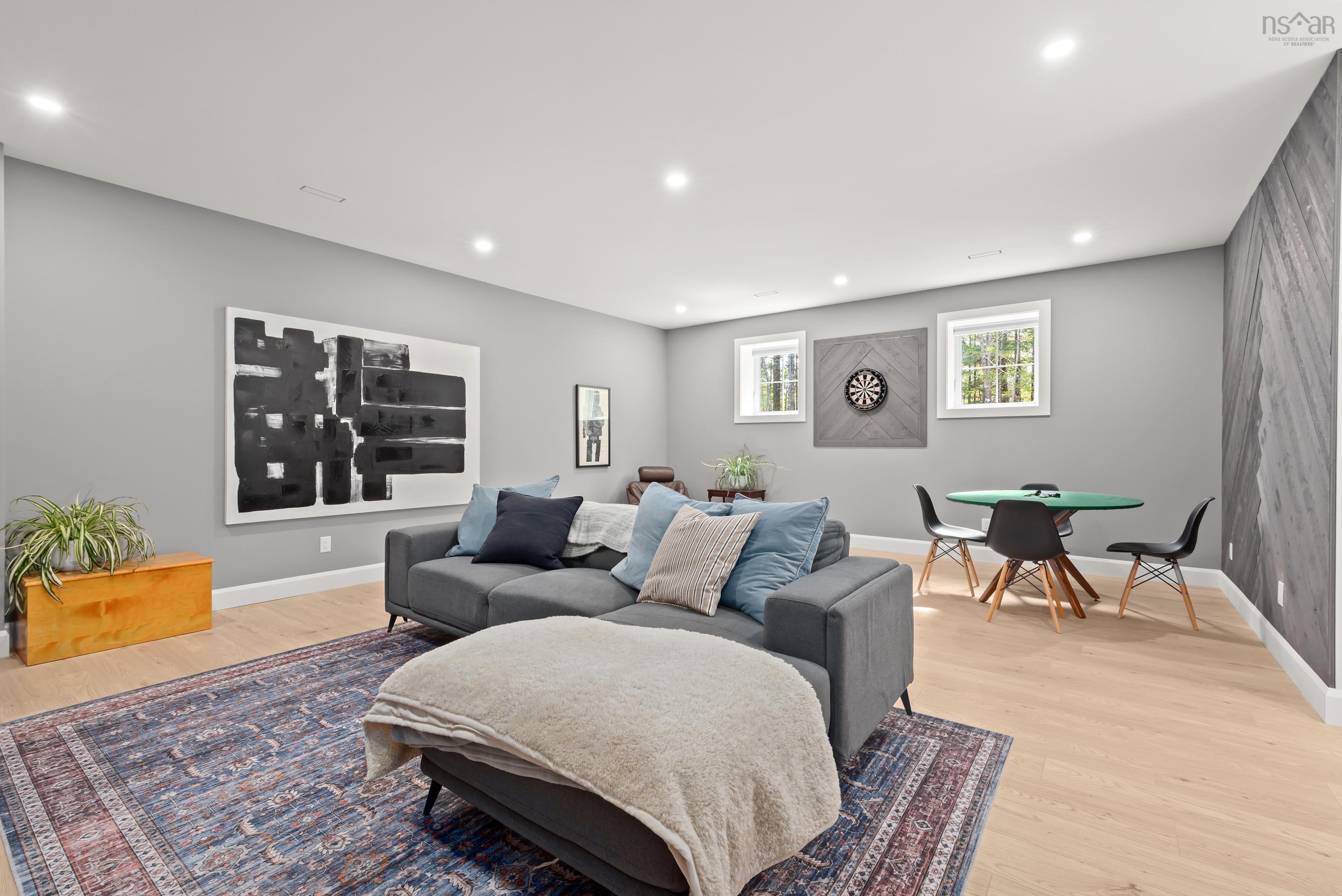 $1,099,900.00: 86 Double Lane, Oakfield