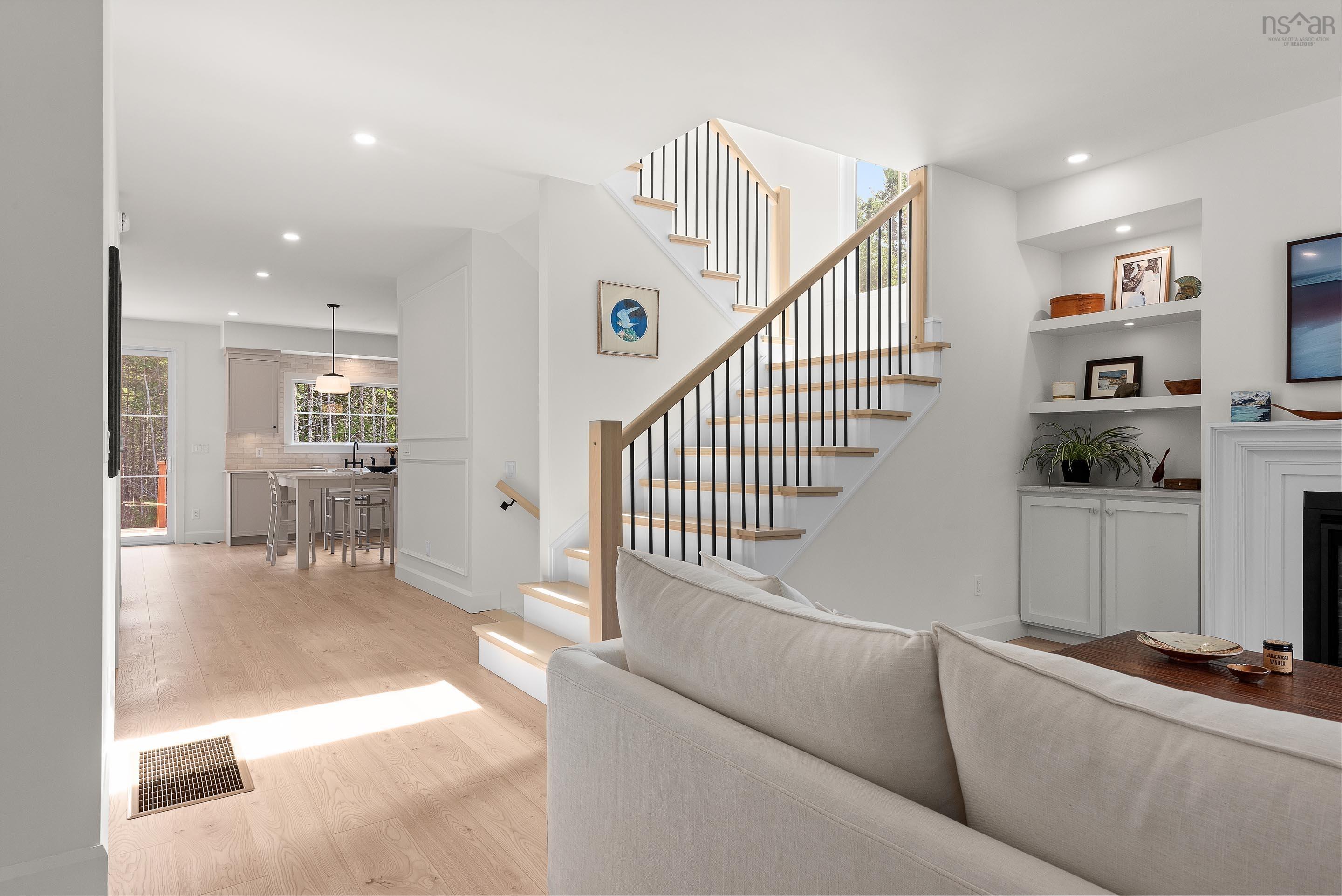 $1,099,900.00: 86 Double Lane, Oakfield