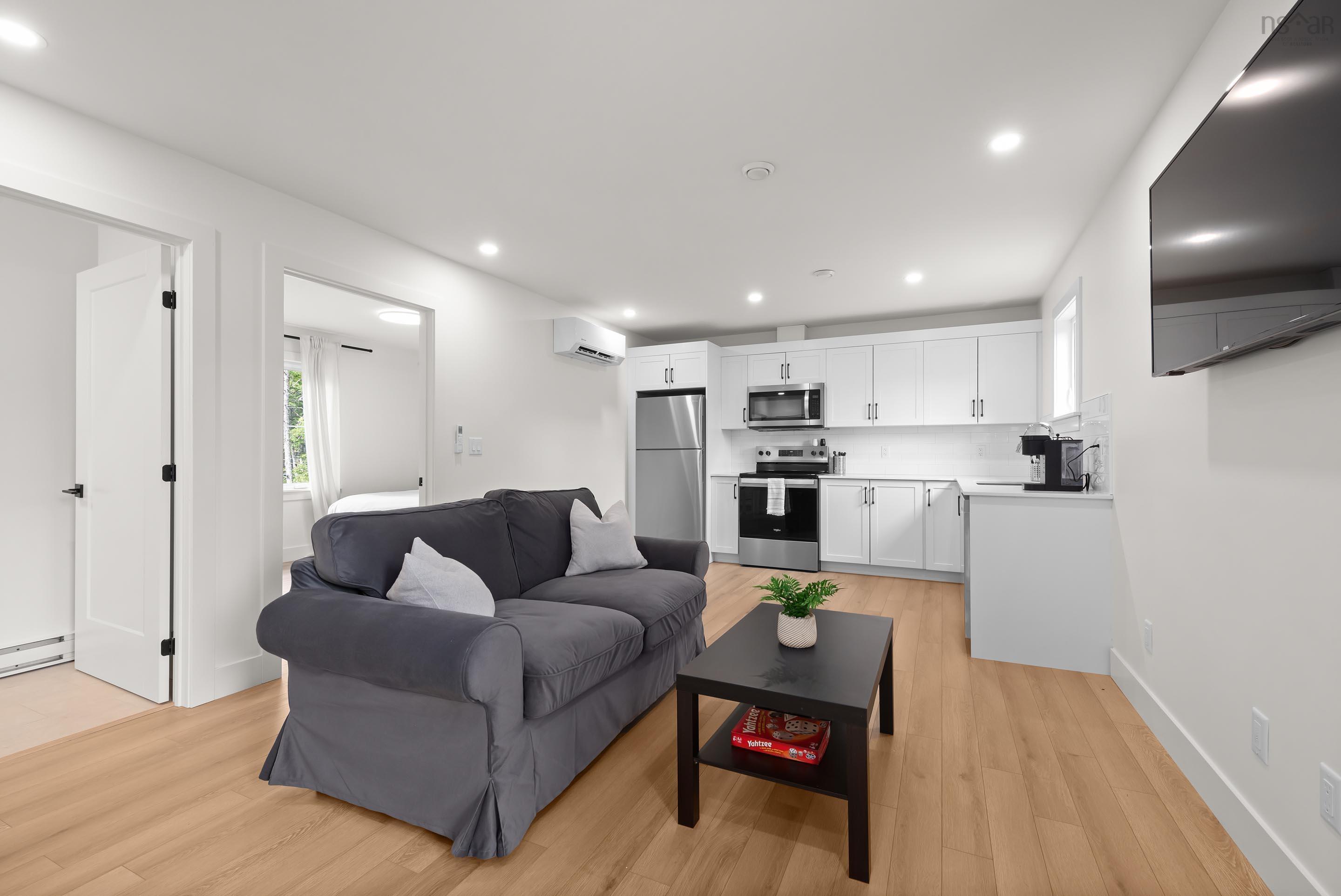 $1,099,900.00: 86 Double Lane, Oakfield