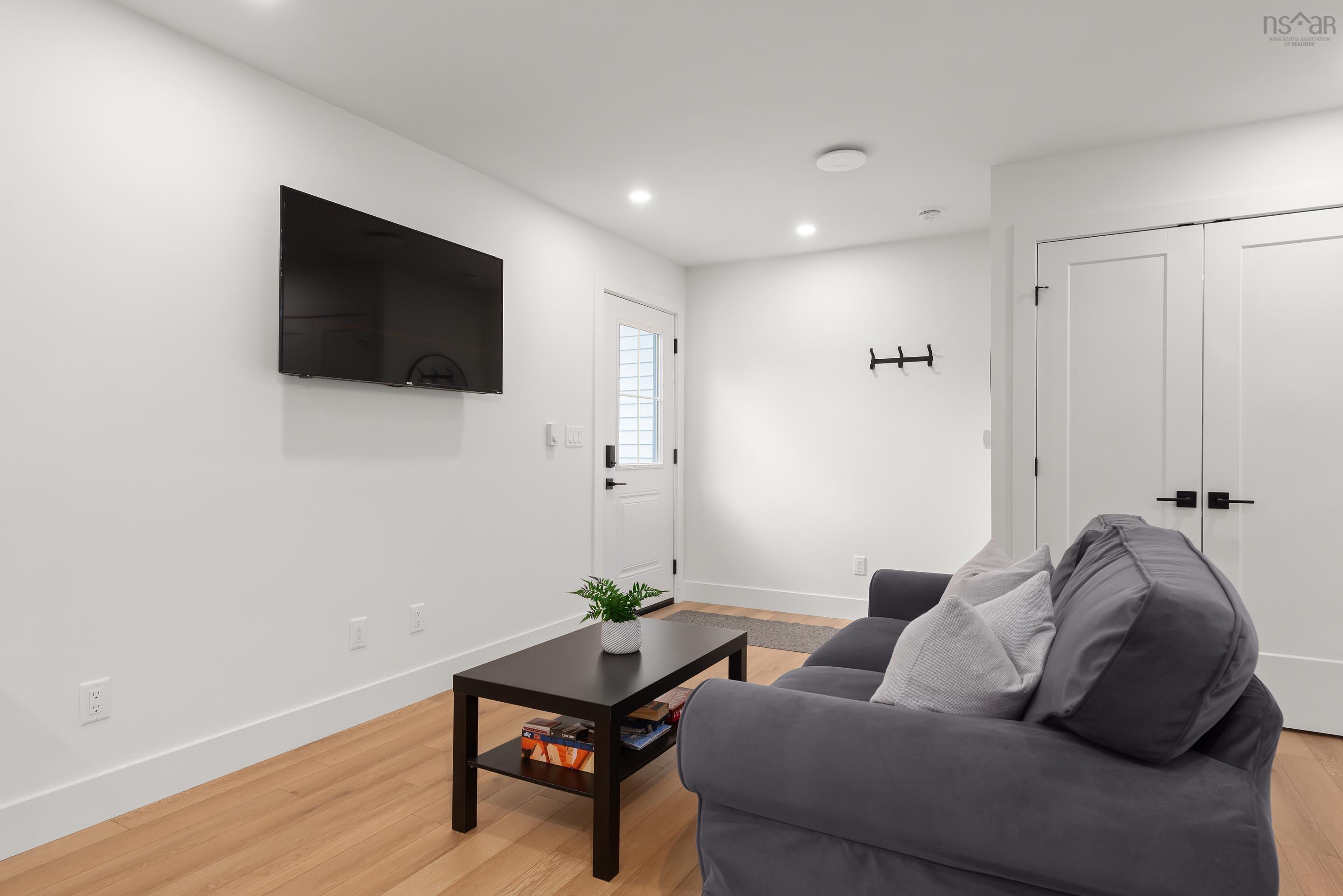 $1,099,900.00: 86 Double Lane, Oakfield