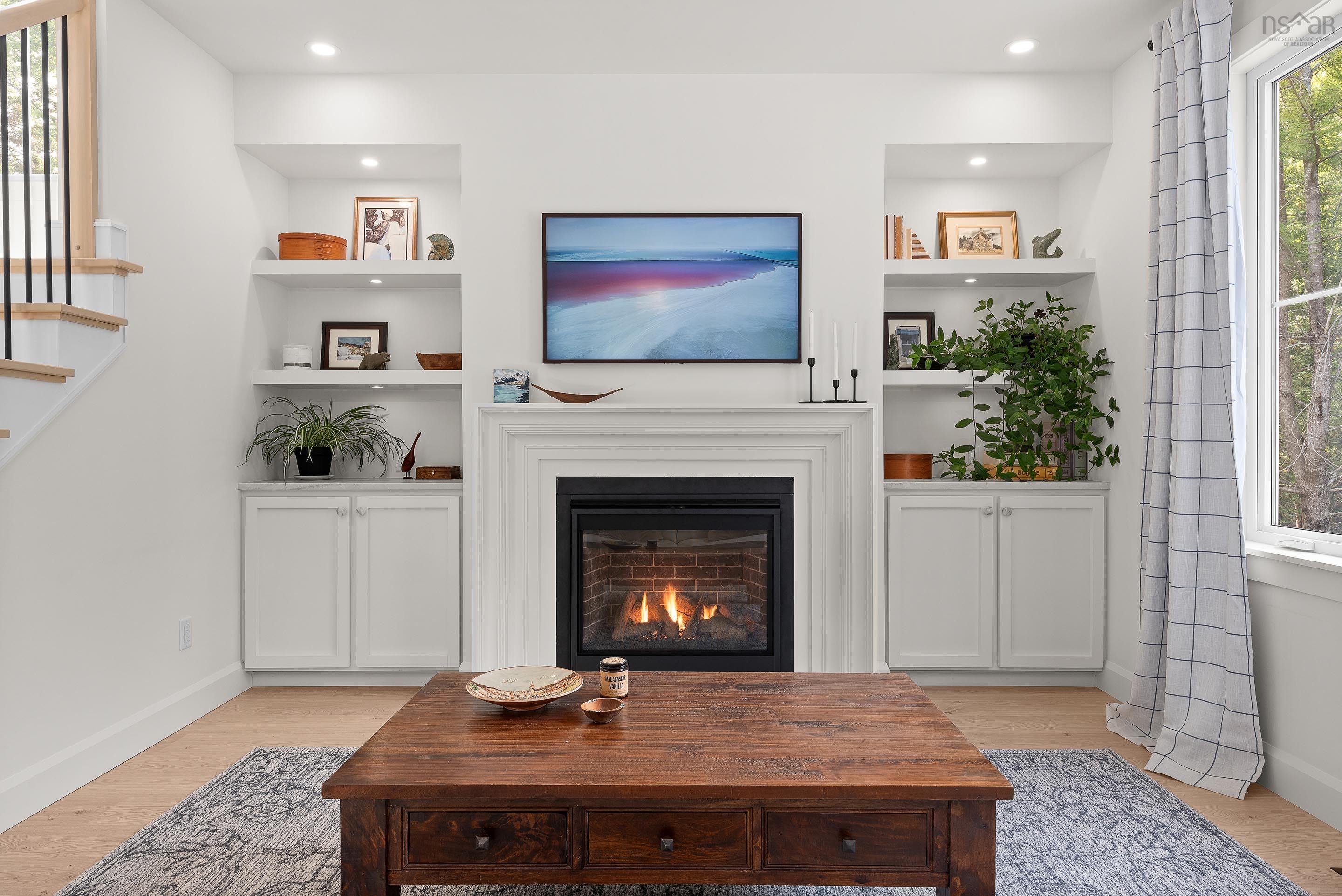 $1,099,900.00: 86 Double Lane, Oakfield