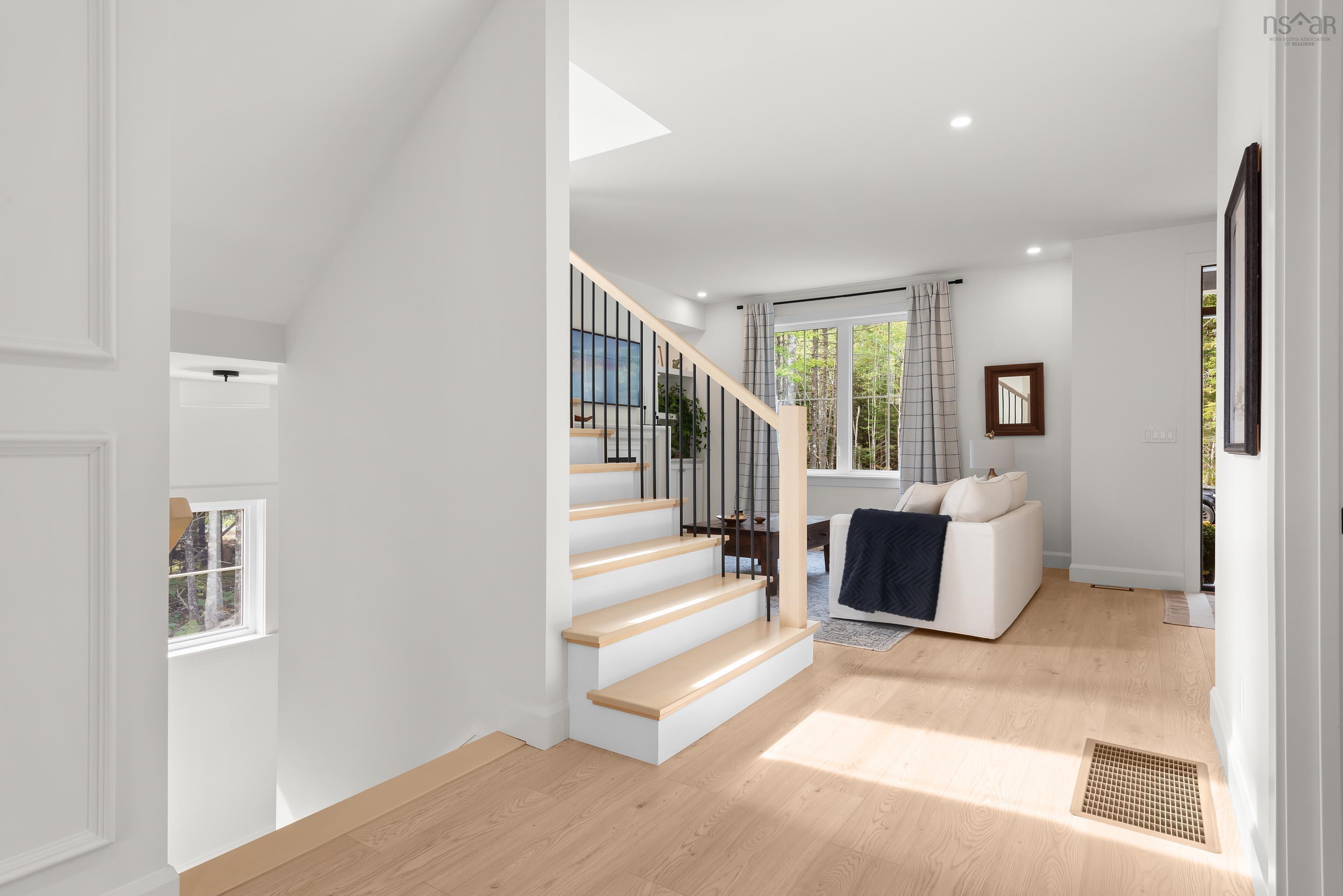 $1,099,900.00: 86 Double Lane, Oakfield