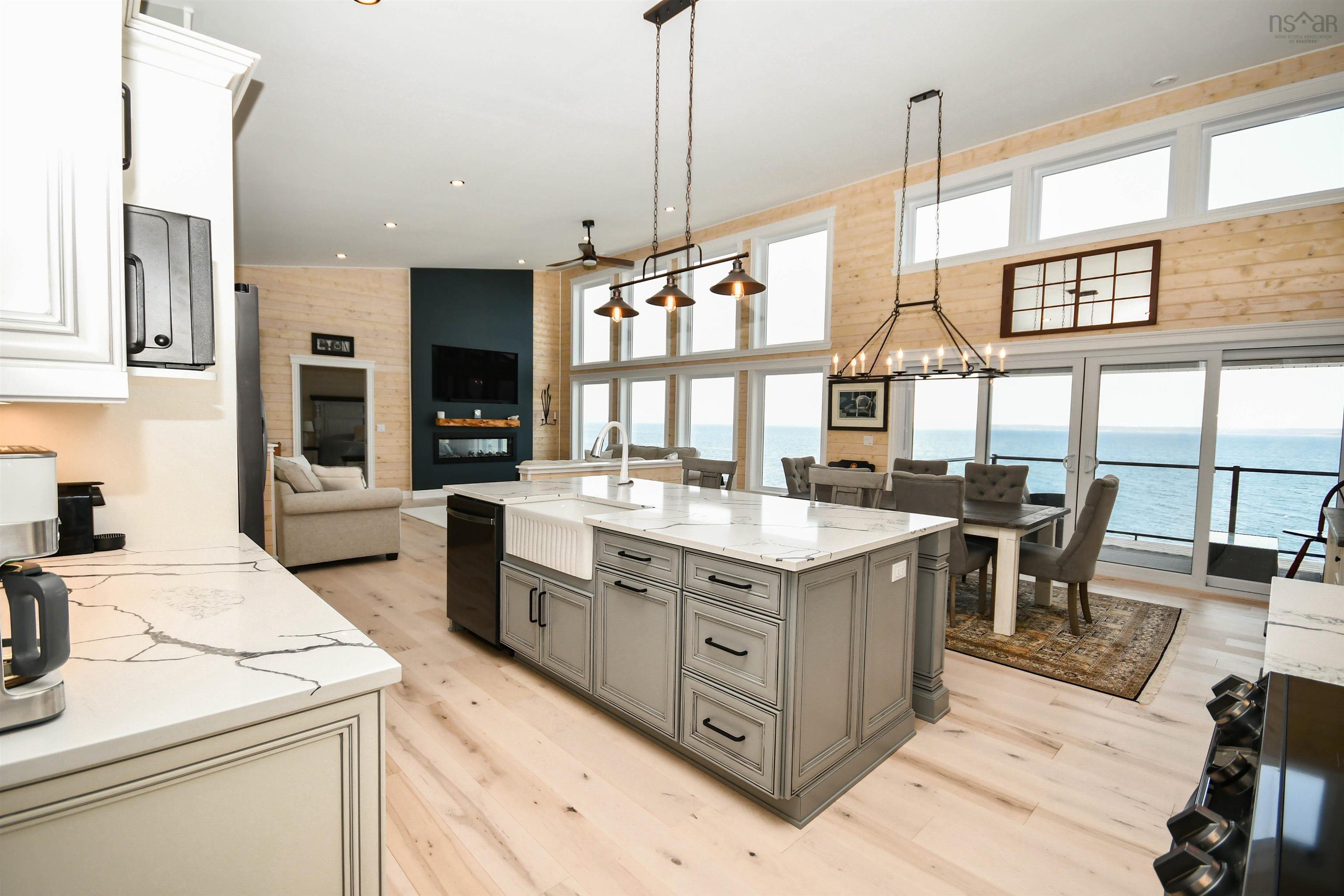 $1,199,000.00: 1907 Highway 329, Hubbards