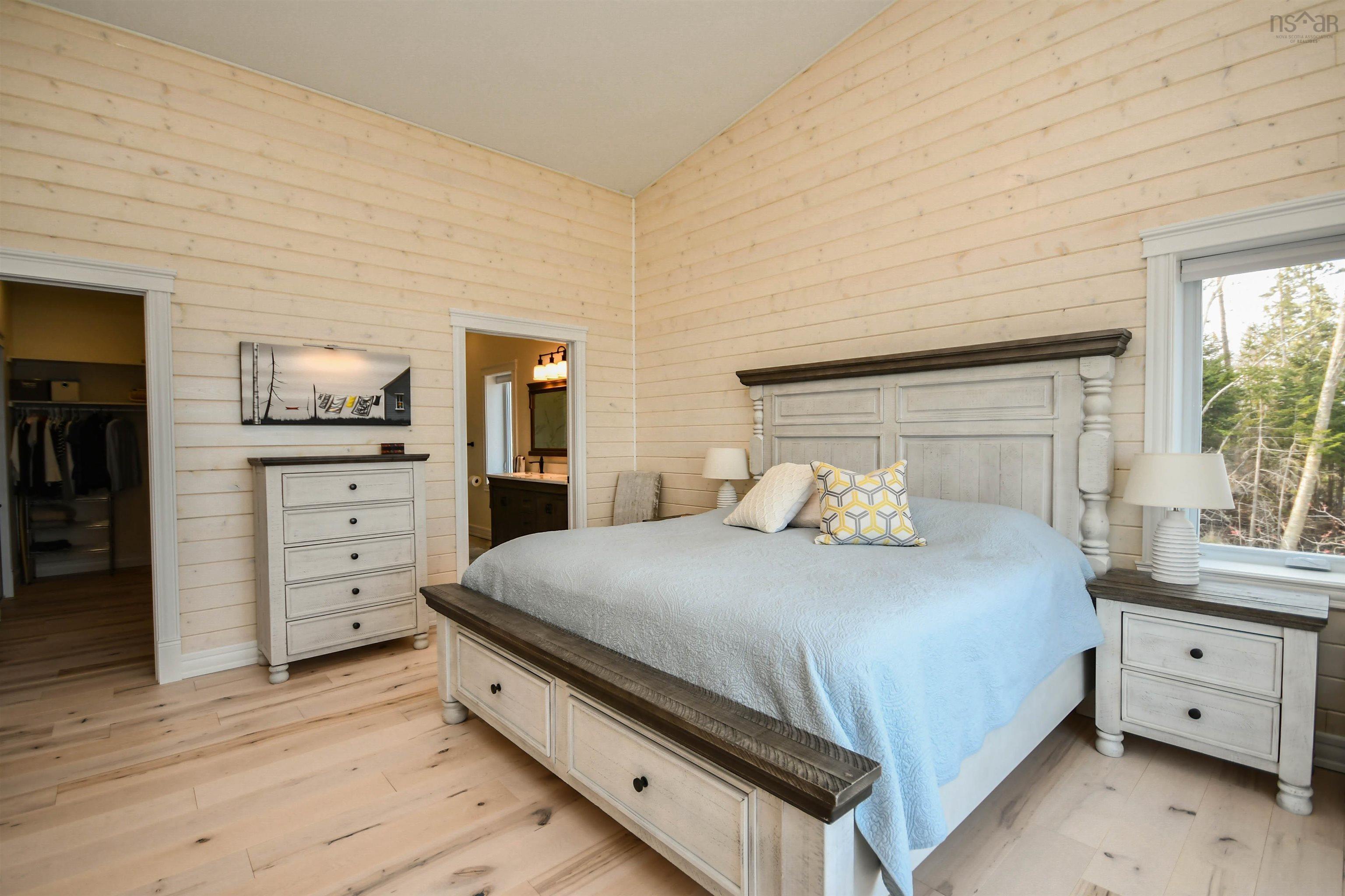 $1,199,000.00: 1907 Highway 329, Hubbards