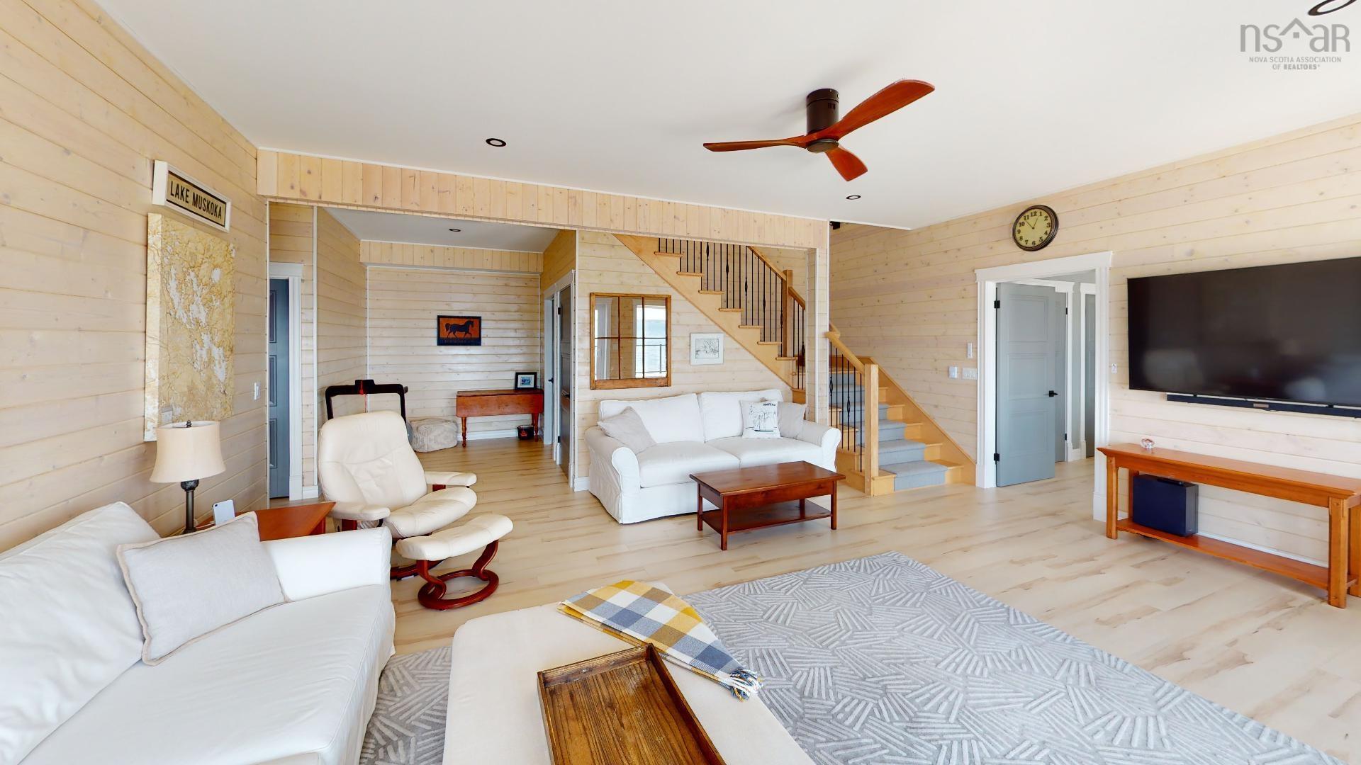 $1,199,000.00: 1907 Highway 329, Hubbards