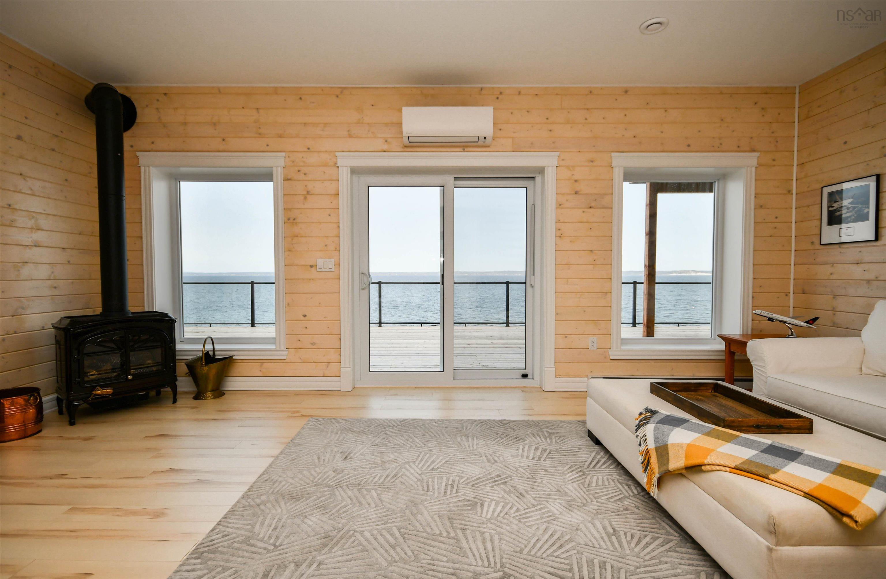 $1,199,000.00: 1907 Highway 329, Hubbards