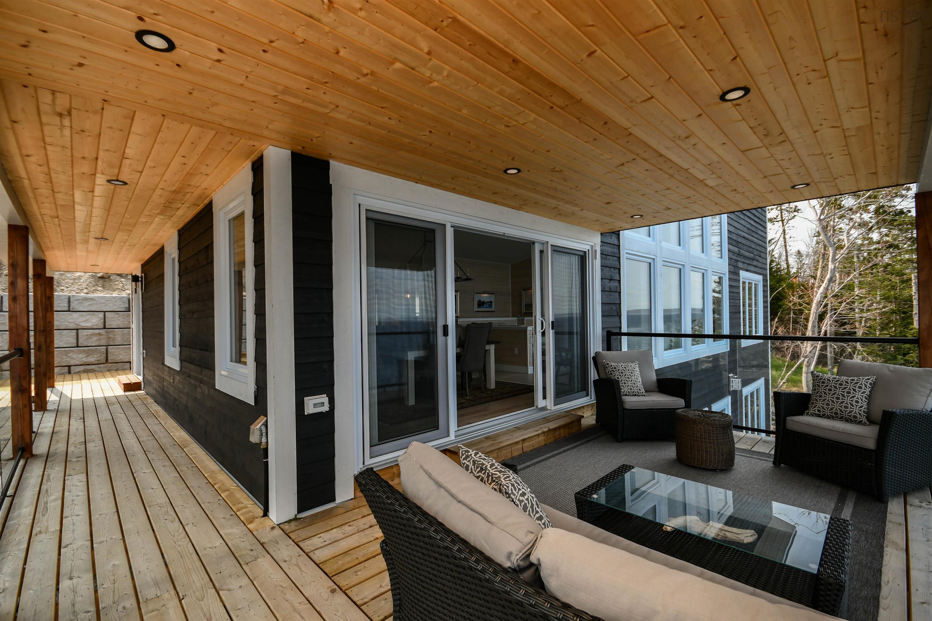 $1,199,000.00: 1907 Highway 329, Hubbards