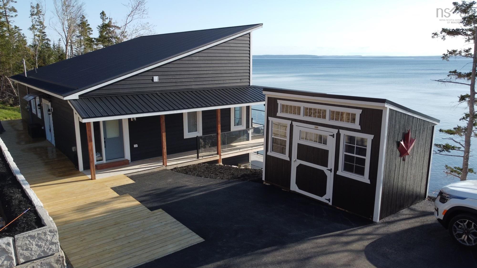 $1,199,000.00: 1907 Highway 329, Hubbards