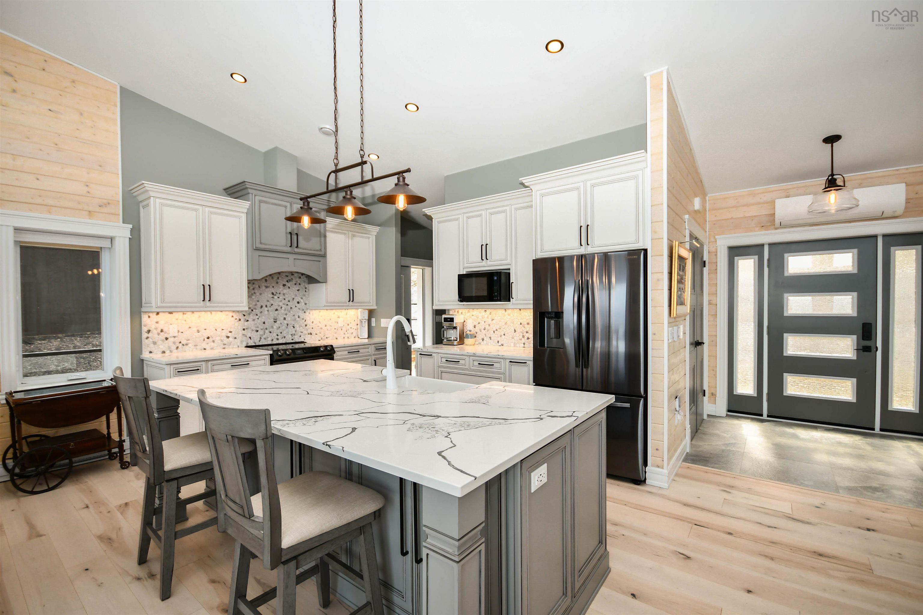 $1,199,000.00: 1907 Highway 329, Hubbards