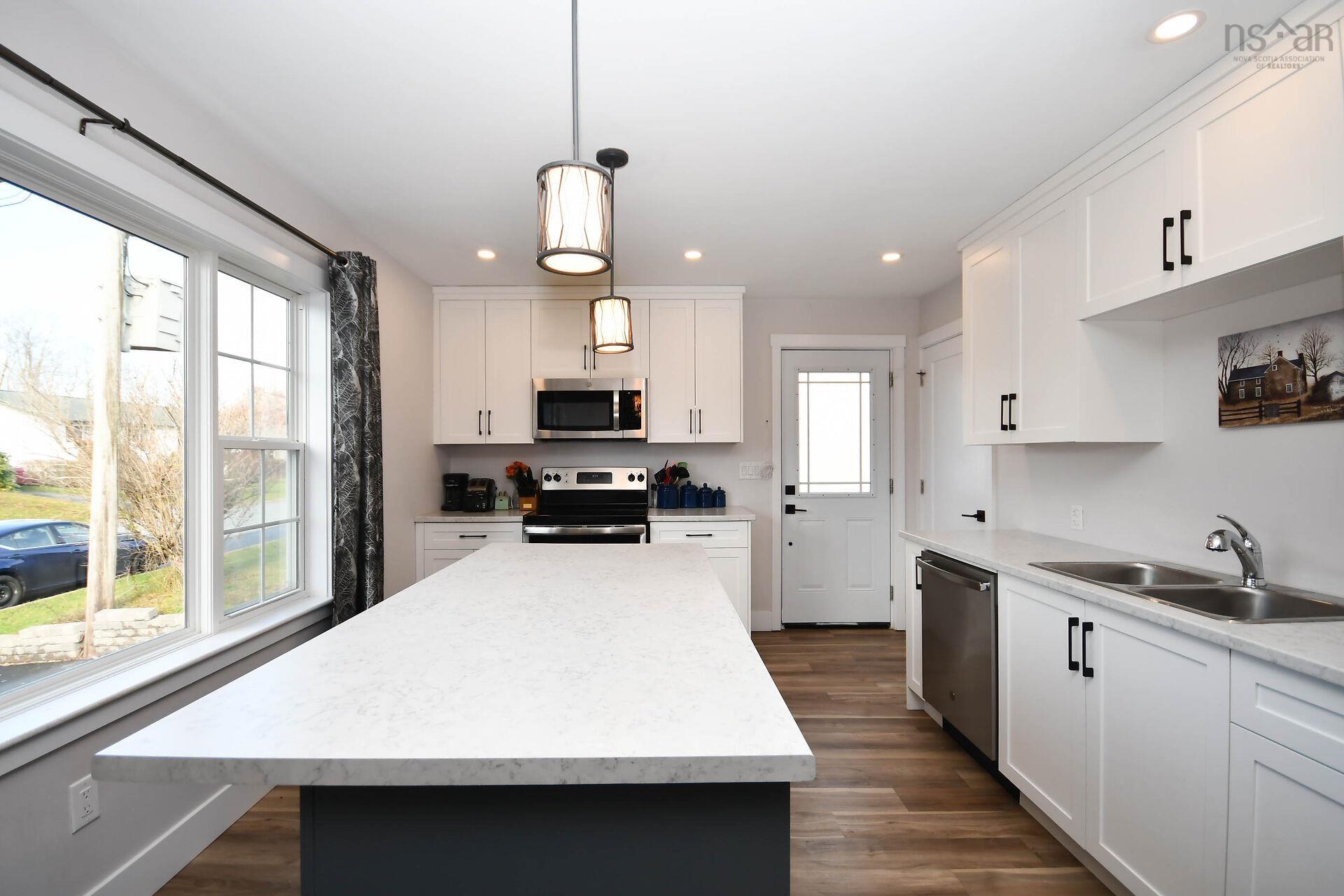 $559,999.00: 5 Sampson Drive, Lower Sackville