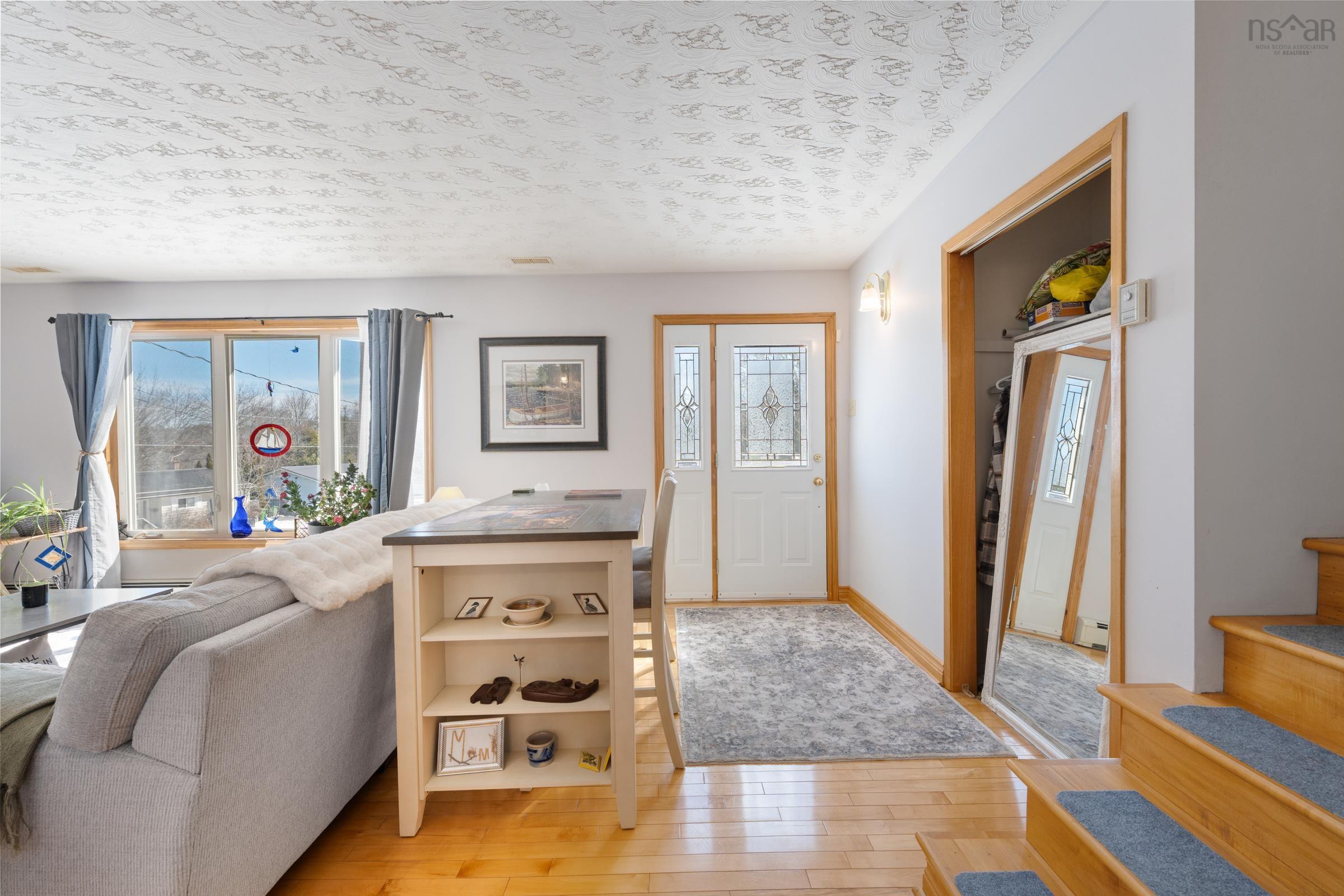 $479,900.00: 2 Pinecrest Boulevard, Bridgewater