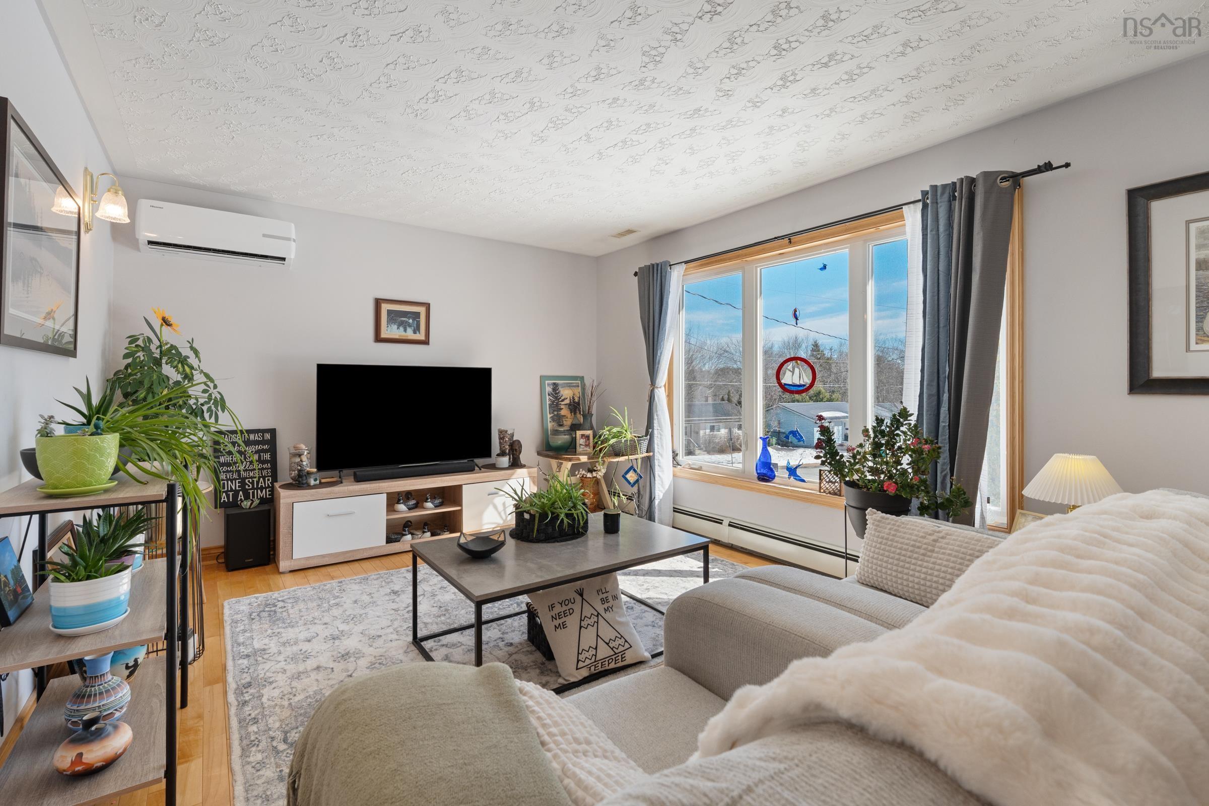 $479,900.00: 2 Pinecrest Boulevard, Bridgewater