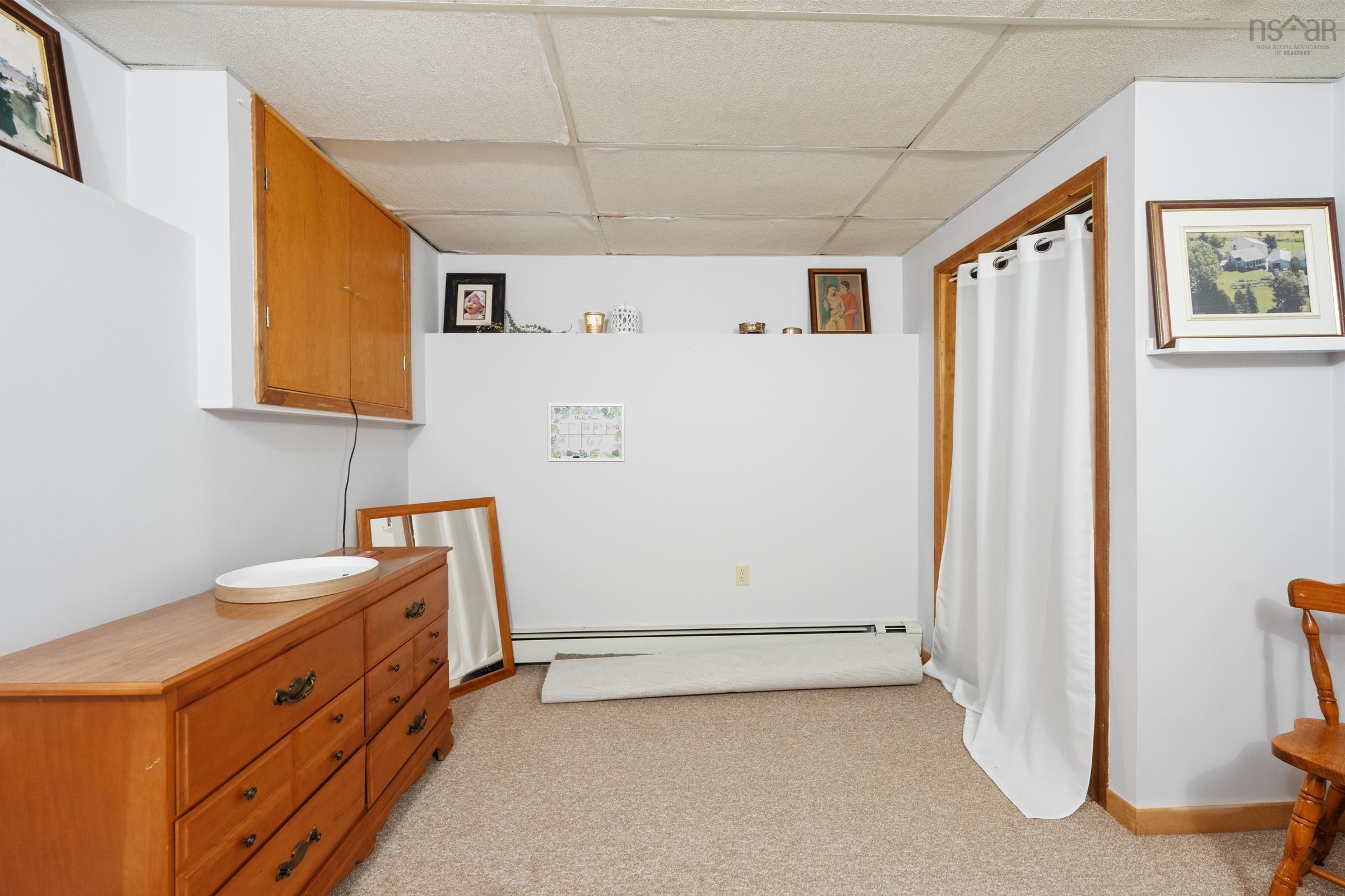 $479,900.00: 2 Pinecrest Boulevard, Bridgewater