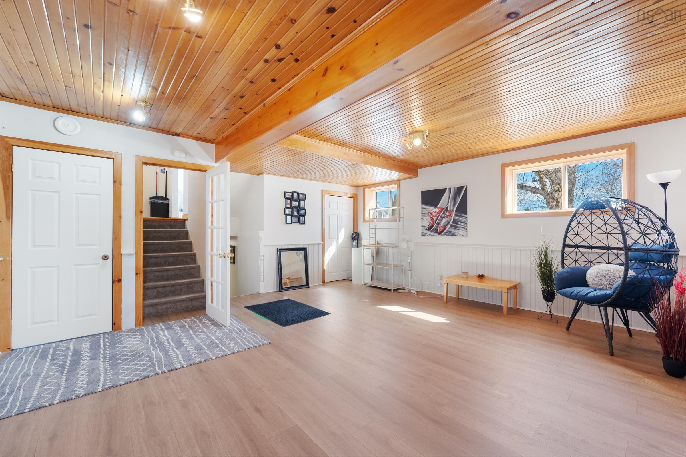 $479,900.00: 2 Pinecrest Boulevard, Bridgewater