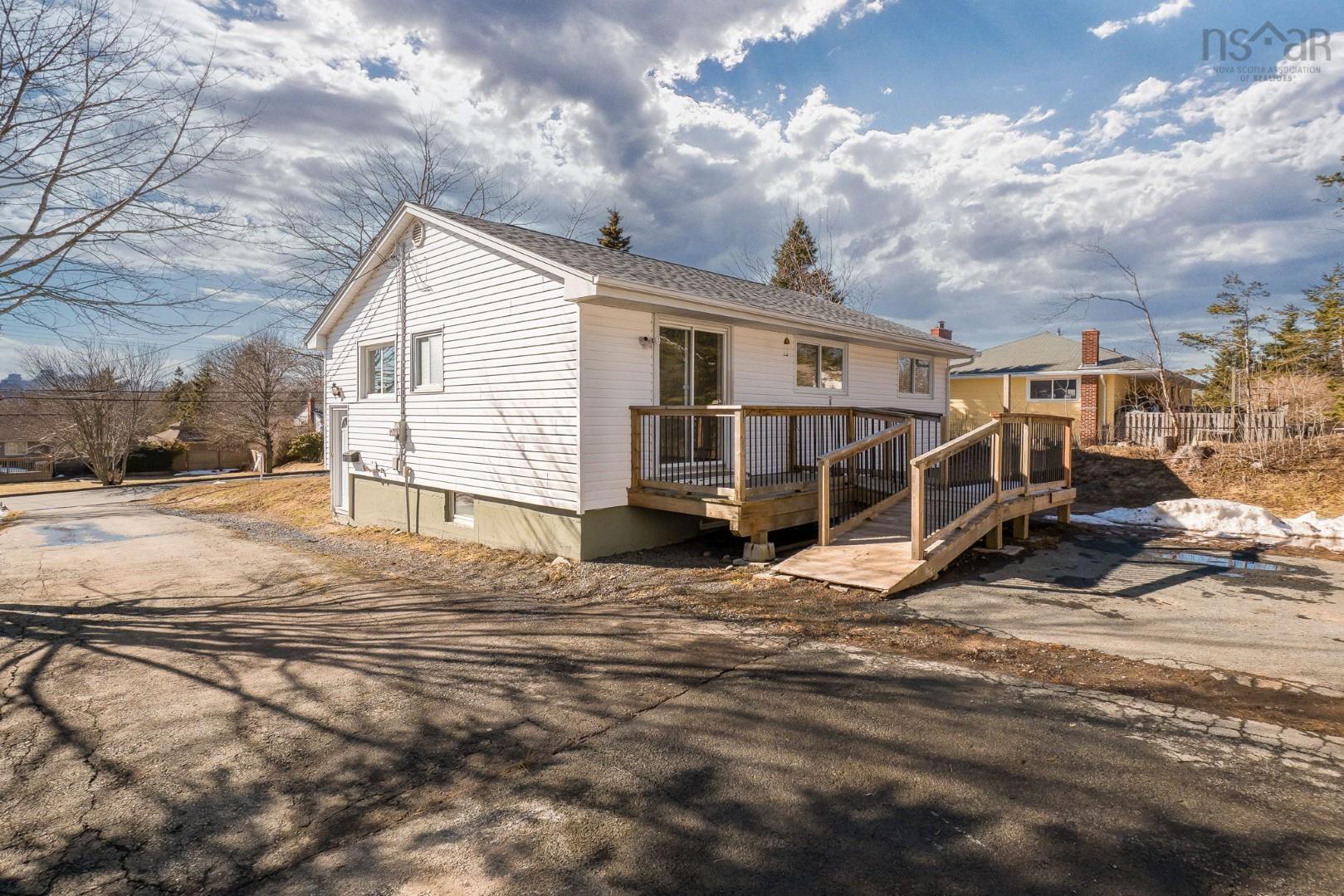 $549,900.00: 21 Smith Avenue, Cole Harbour