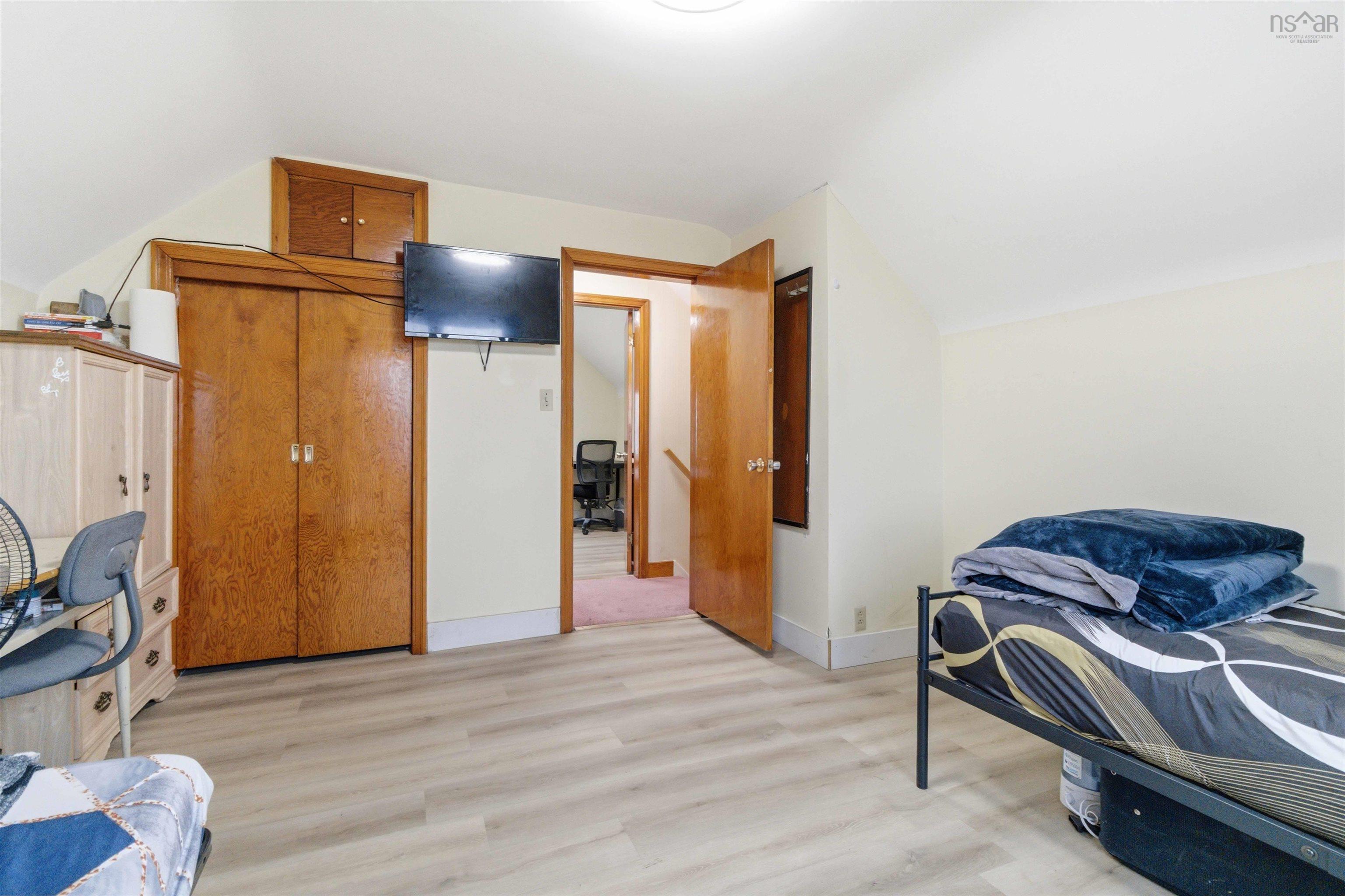 $499,900.00: 24 Auburn Avenue, Halifax