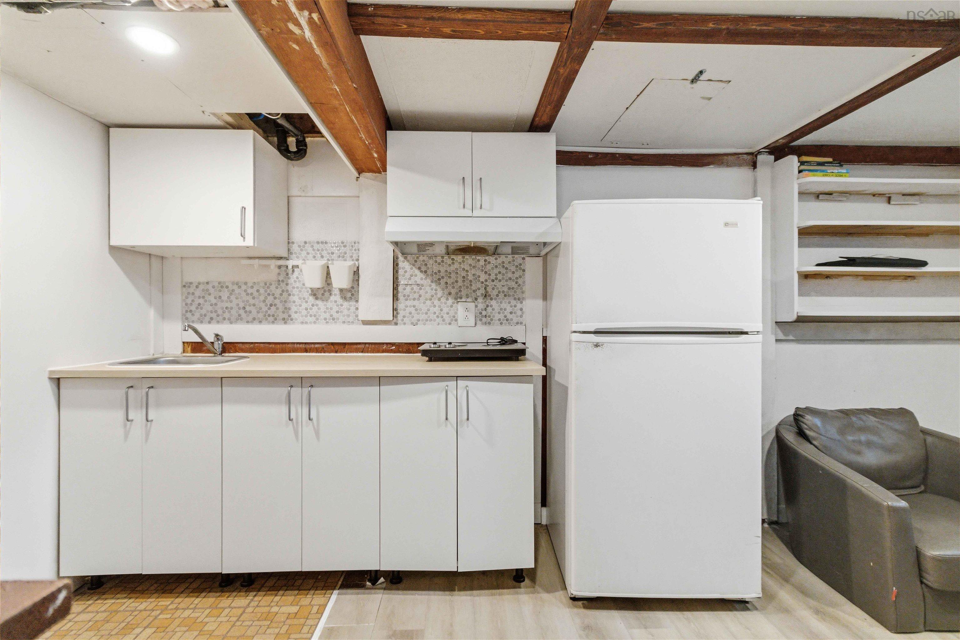 $499,900.00: 24 Auburn Avenue, Halifax