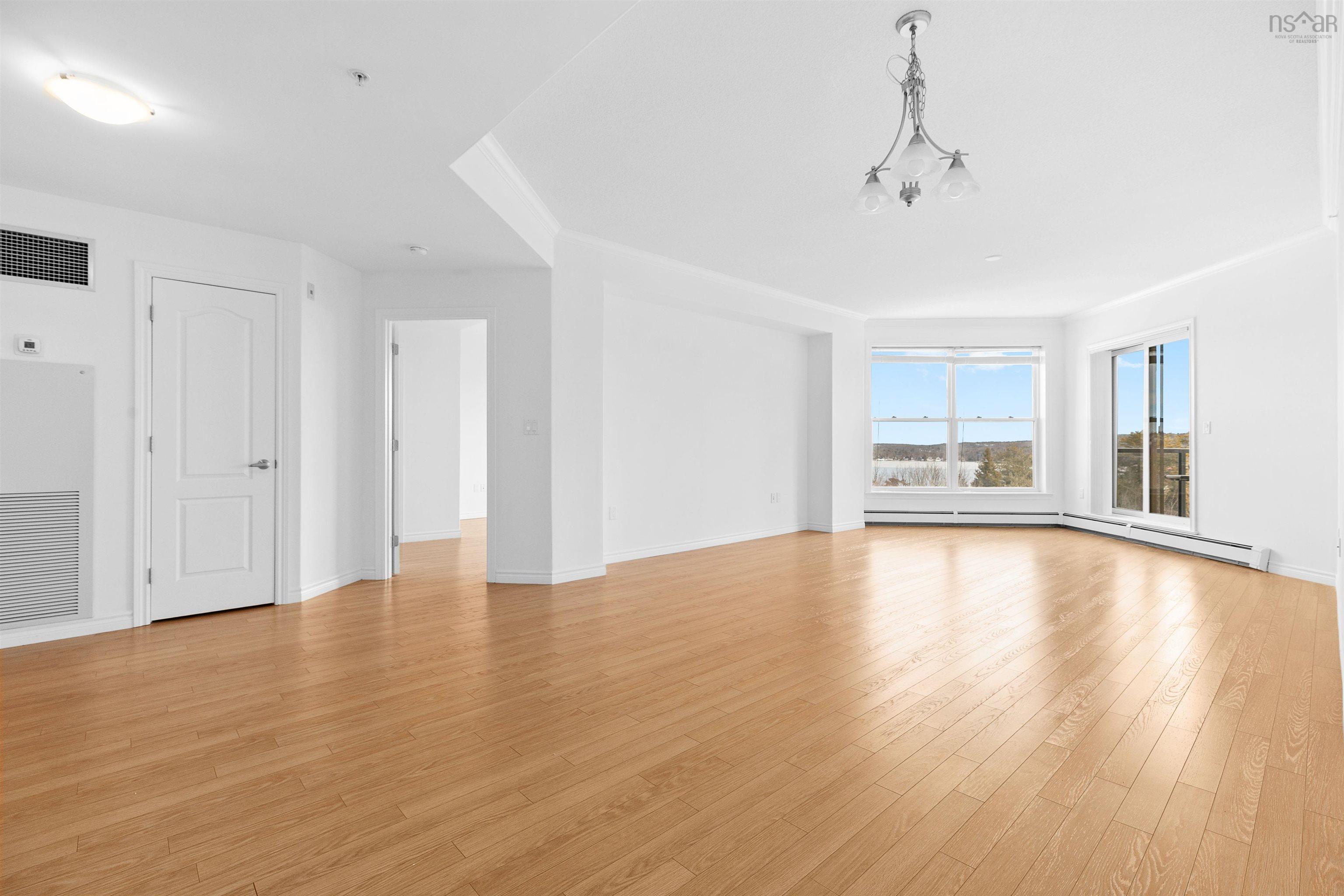 $539,900.00: 306 120 Southgate Drive, Bedford