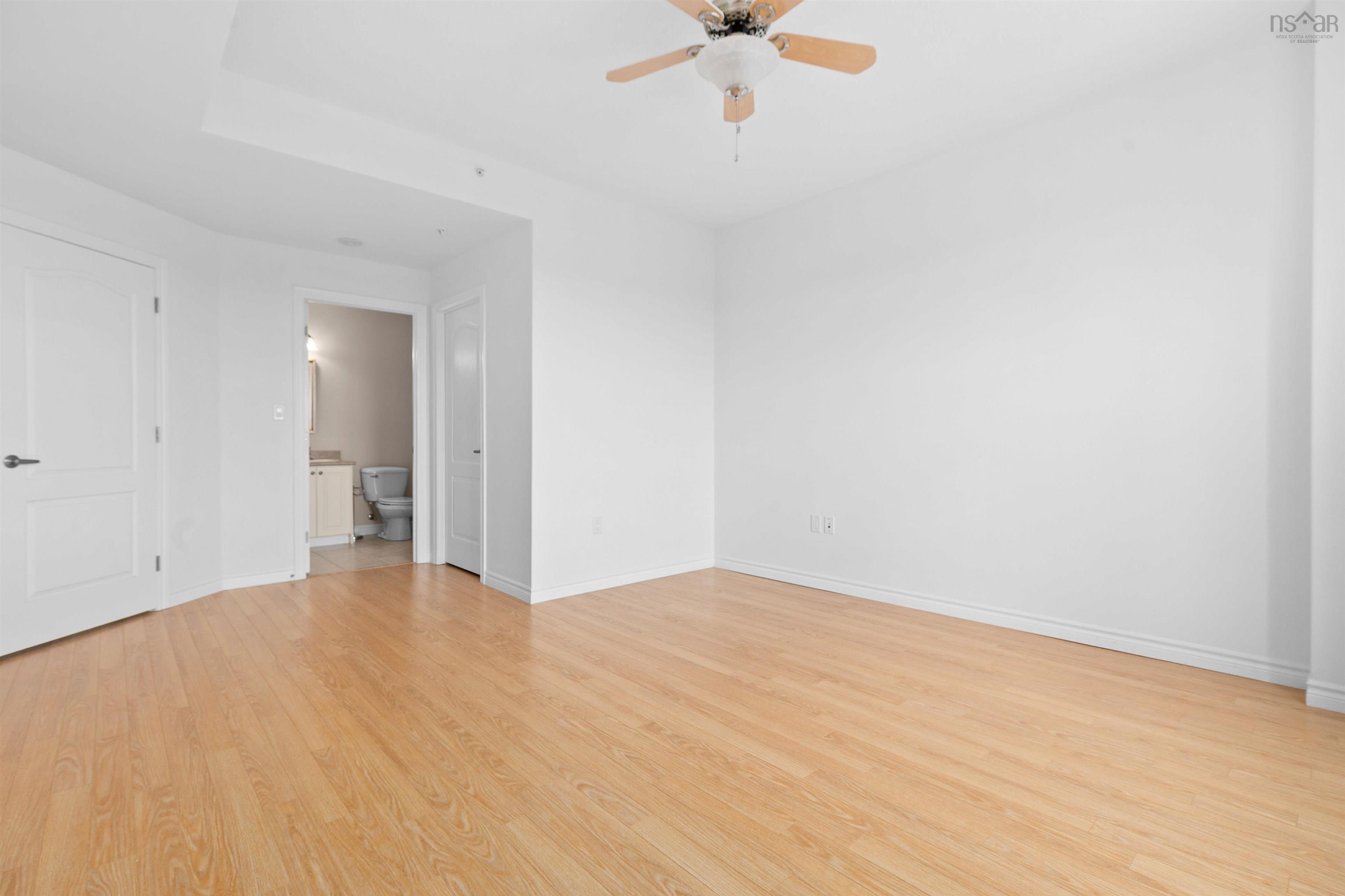 $539,900.00: 306 120 Southgate Drive, Bedford