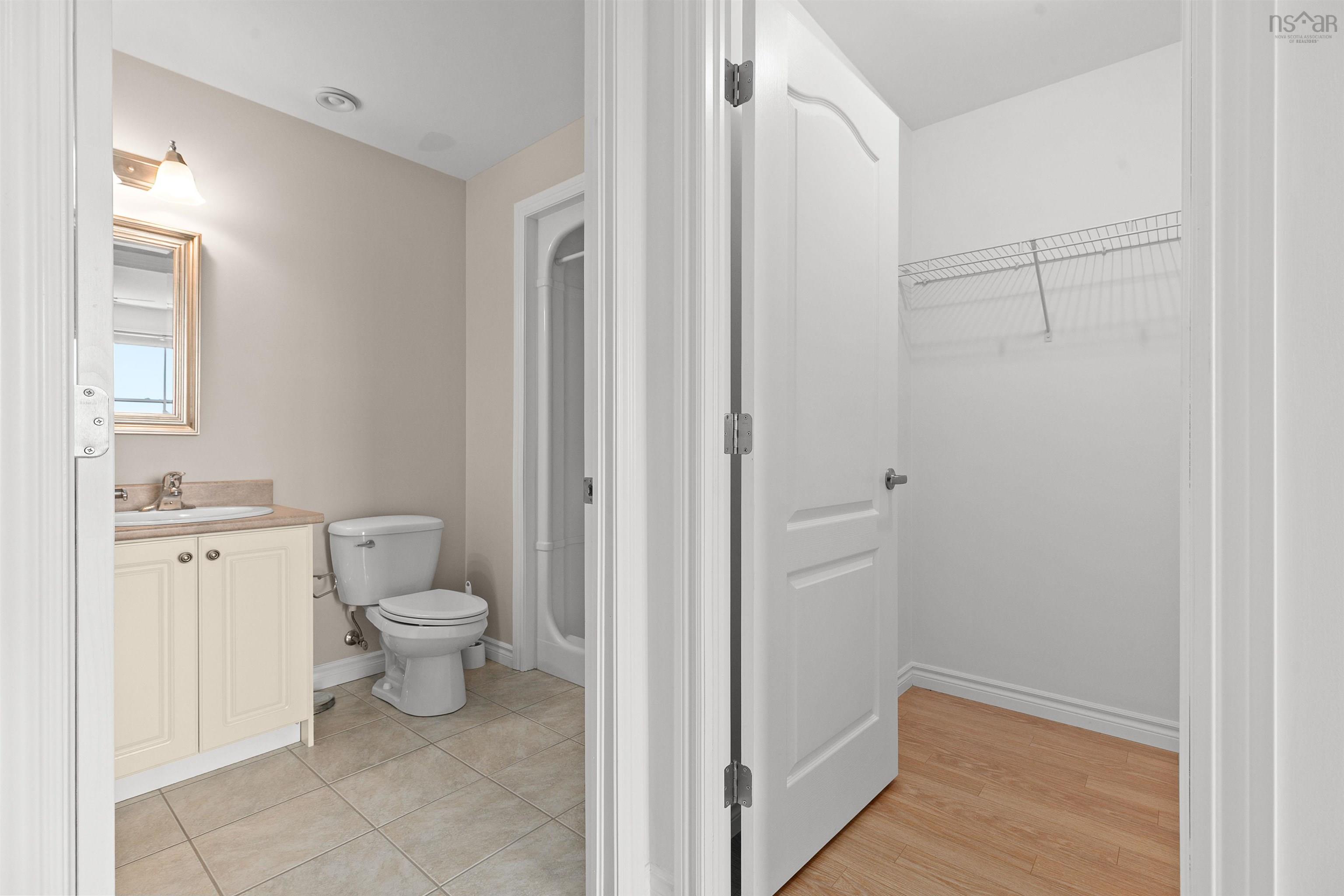 $539,900.00: 306 120 Southgate Drive, Bedford