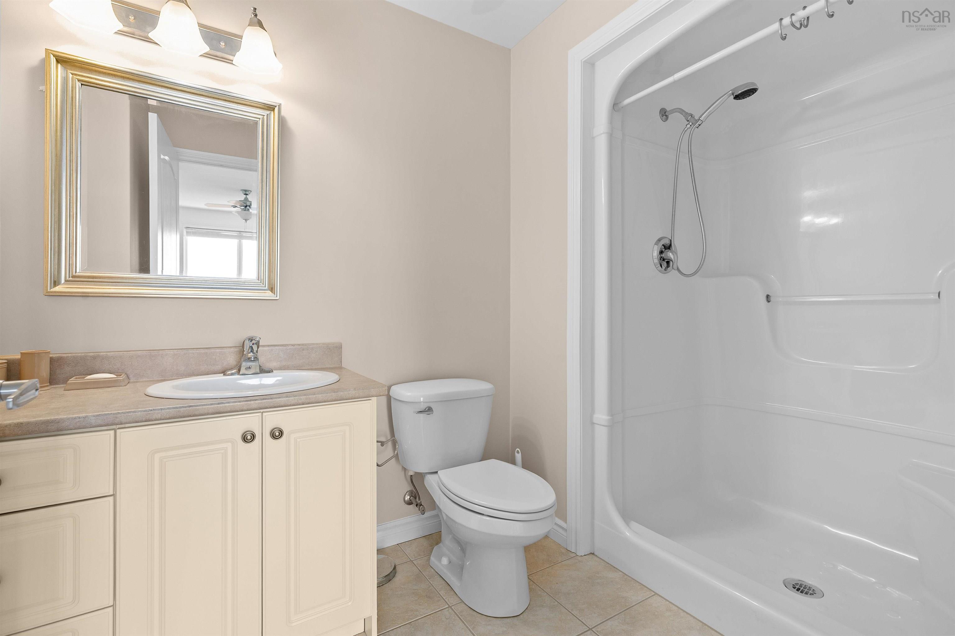 $539,900.00: 306 120 Southgate Drive, Bedford