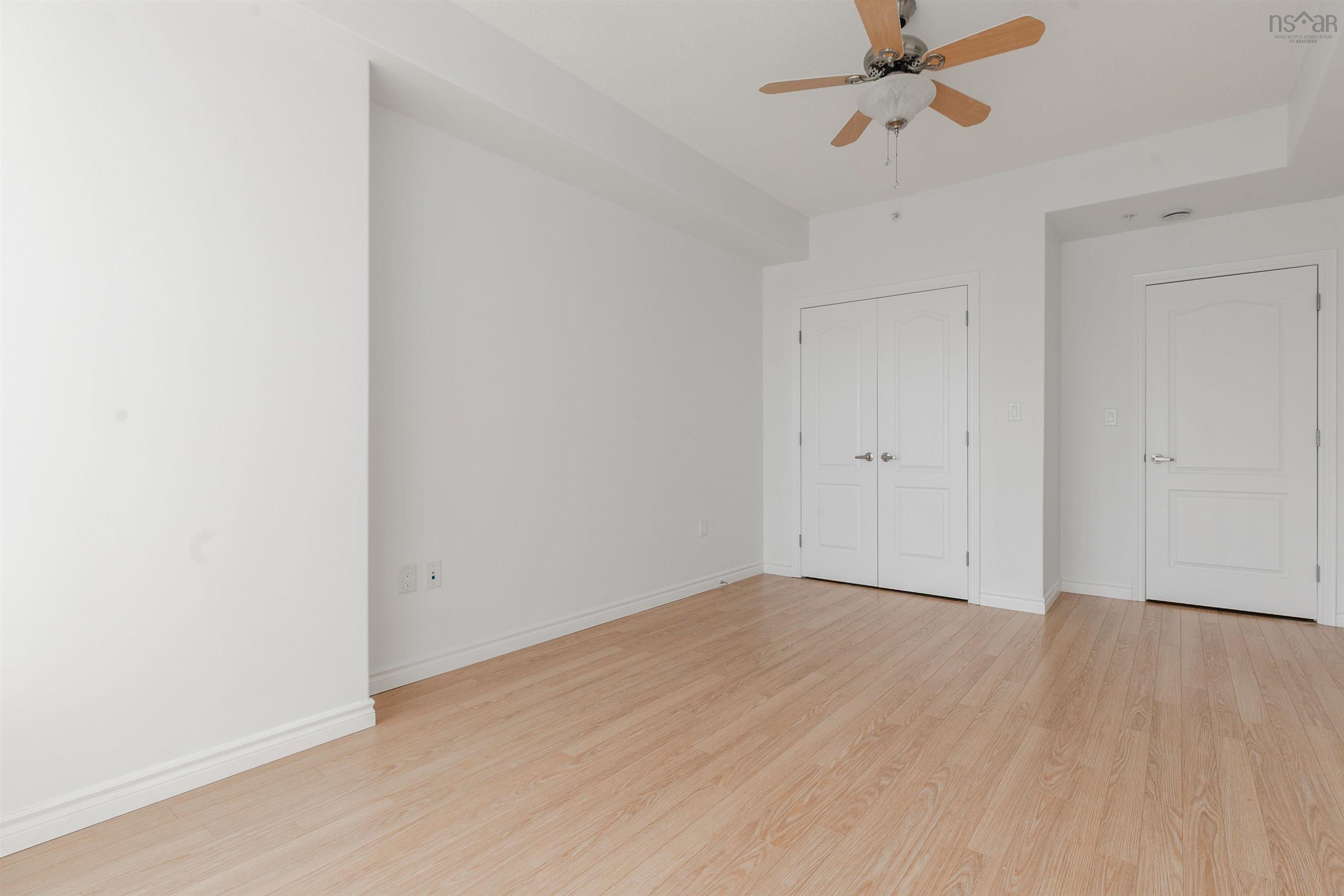 $539,900.00: 306 120 Southgate Drive, Bedford