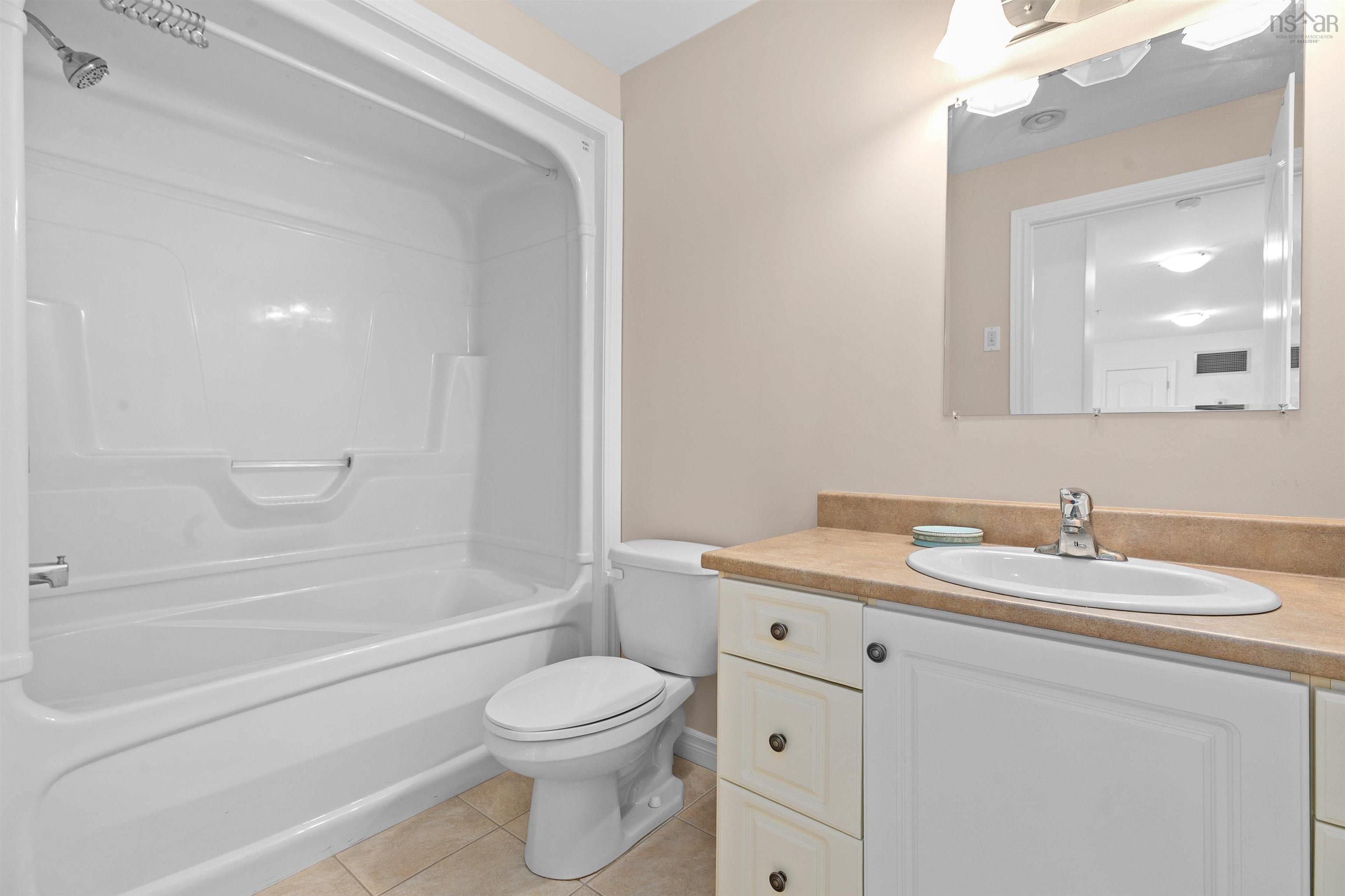 $539,900.00: 306 120 Southgate Drive, Bedford