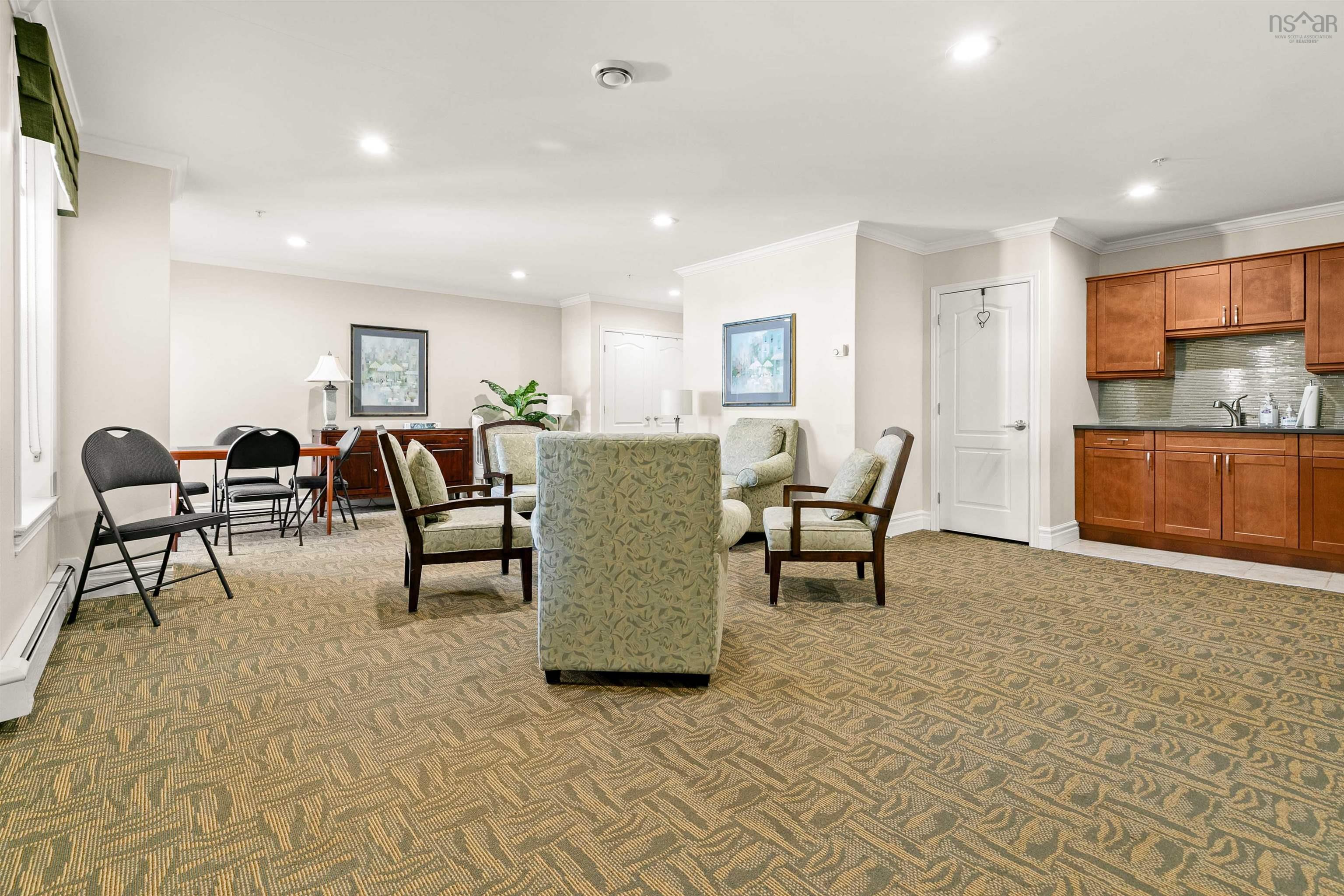 $539,900.00: 306 120 Southgate Drive, Bedford