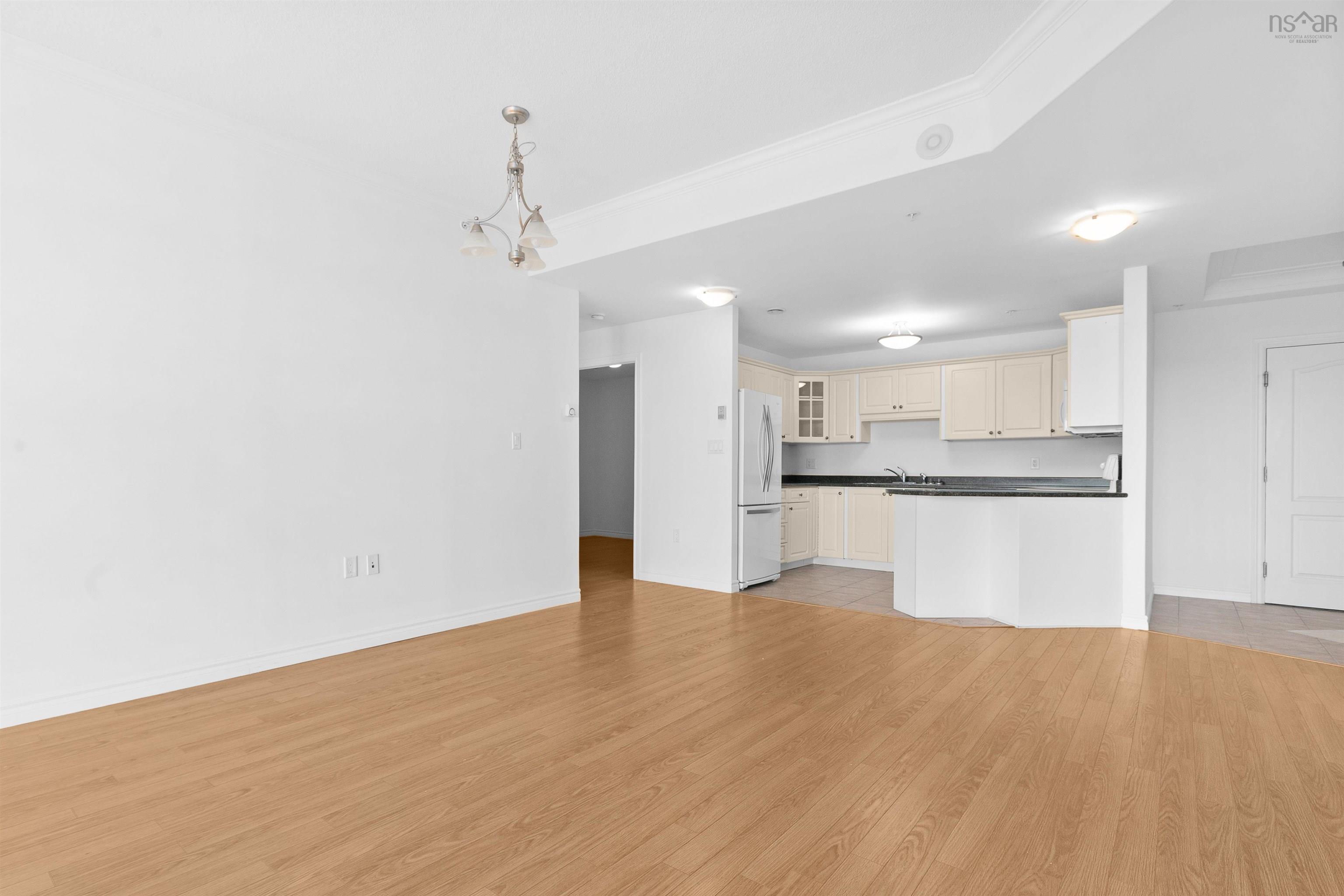 $539,900.00: 306 120 Southgate Drive, Bedford