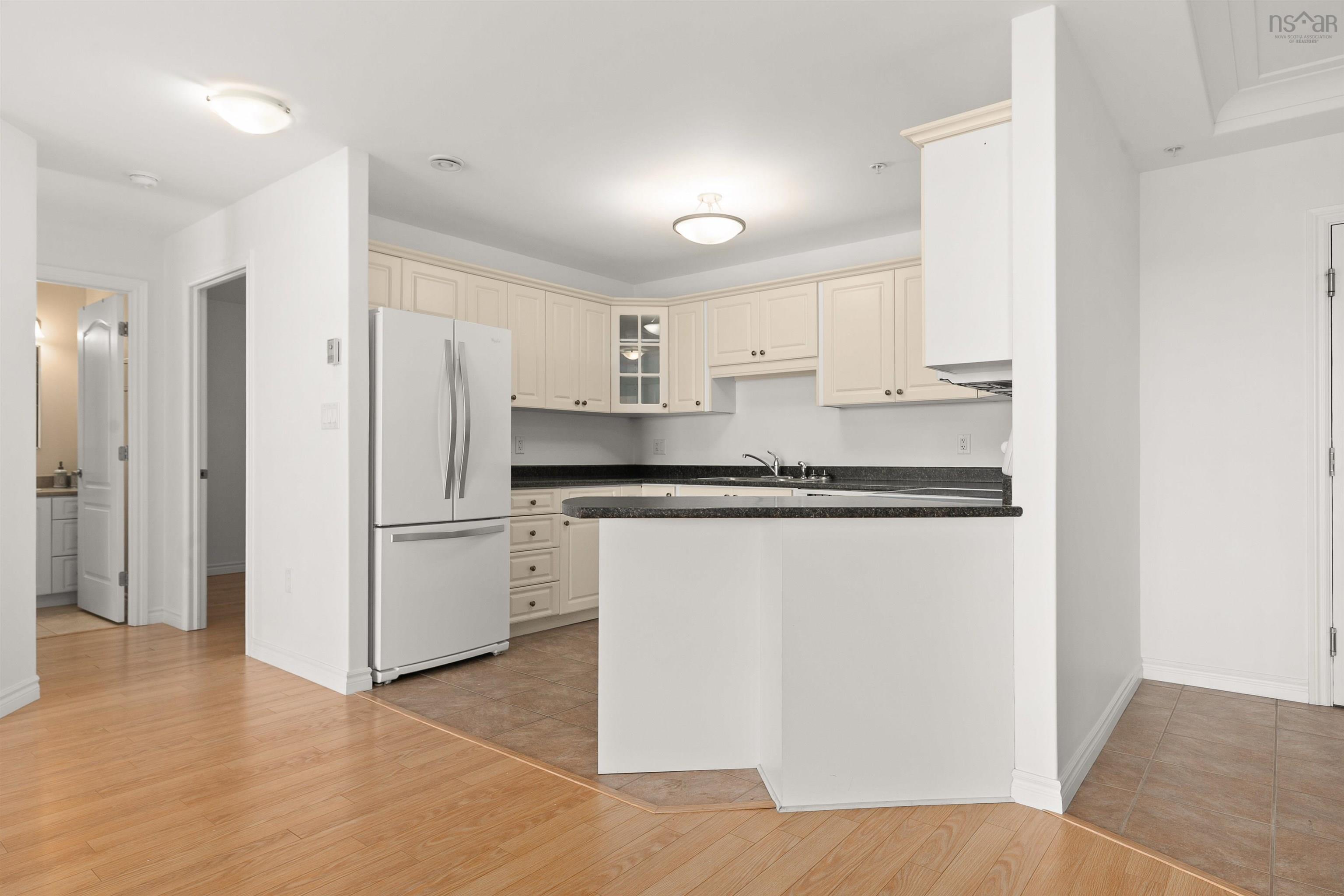 $539,900.00: 306 120 Southgate Drive, Bedford