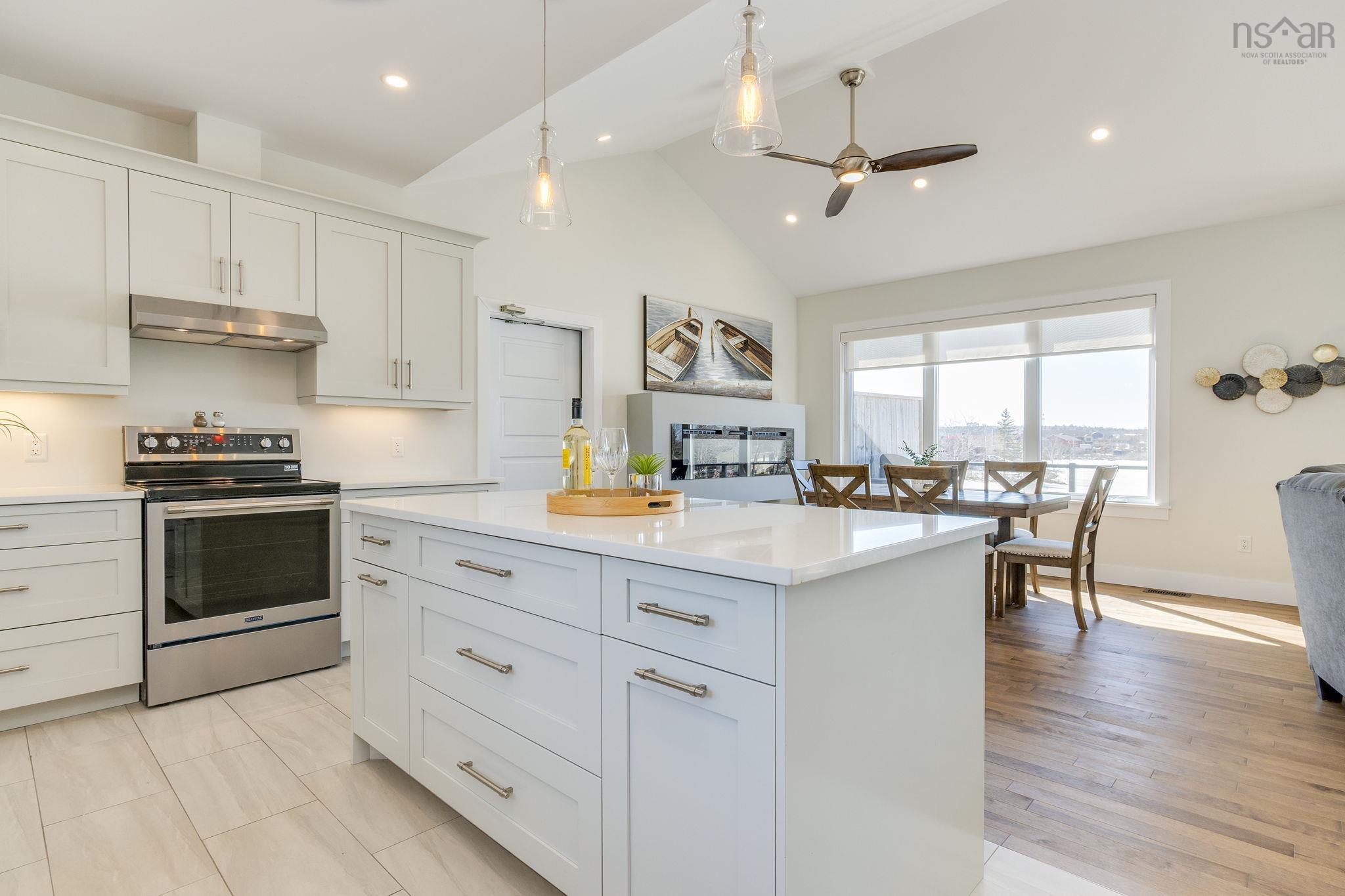 $899,900.00: 30 Montague Road, Lake Loon