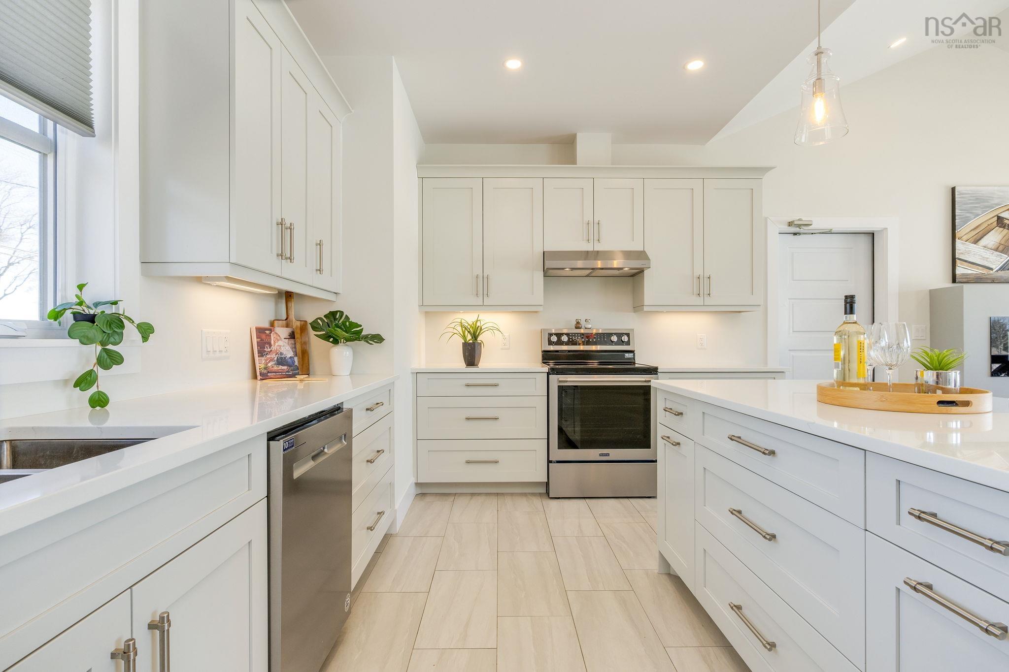 $899,900.00: 30 Montague Road, Lake Loon