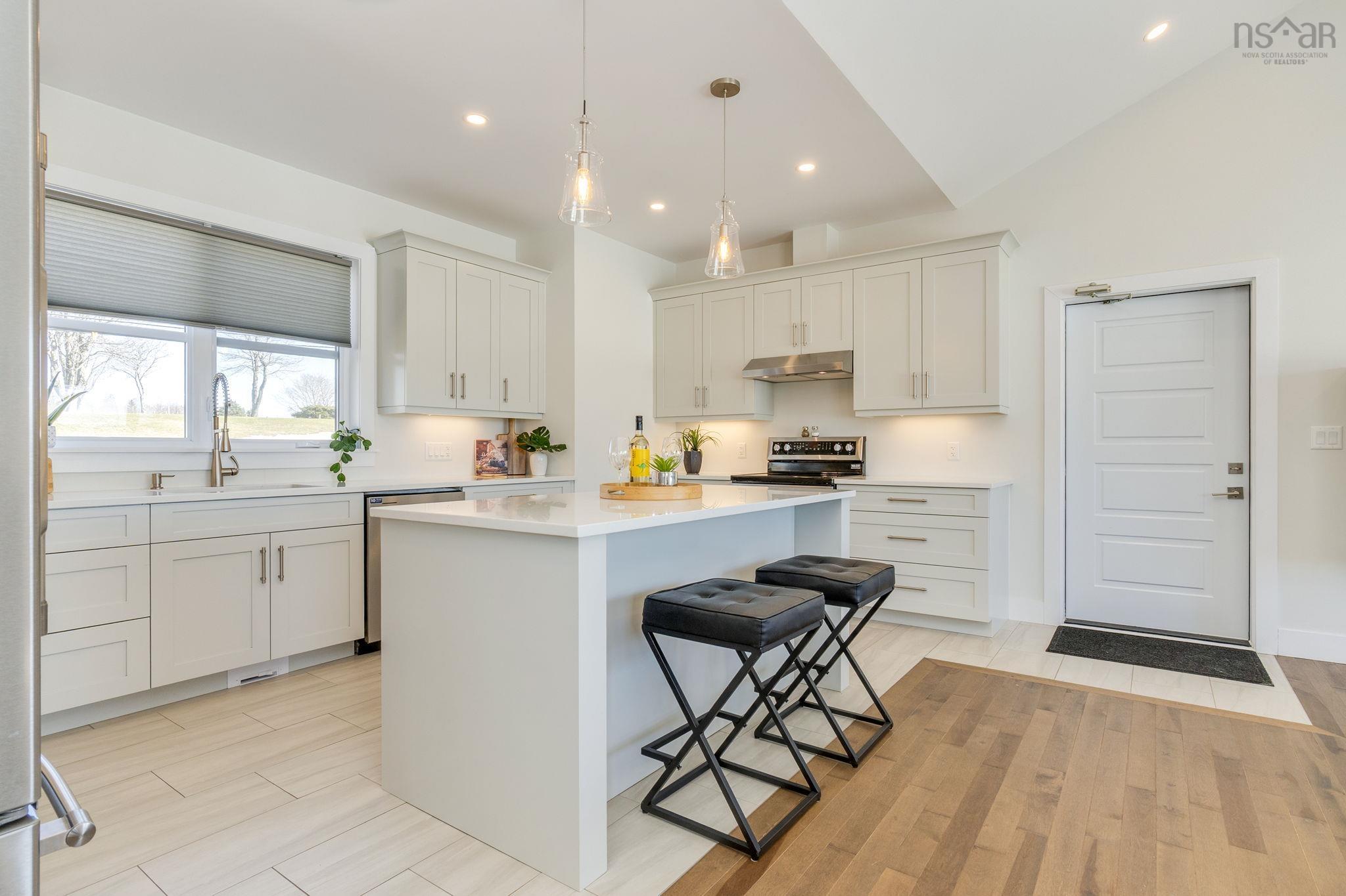 $899,900.00: 30 Montague Road, Lake Loon