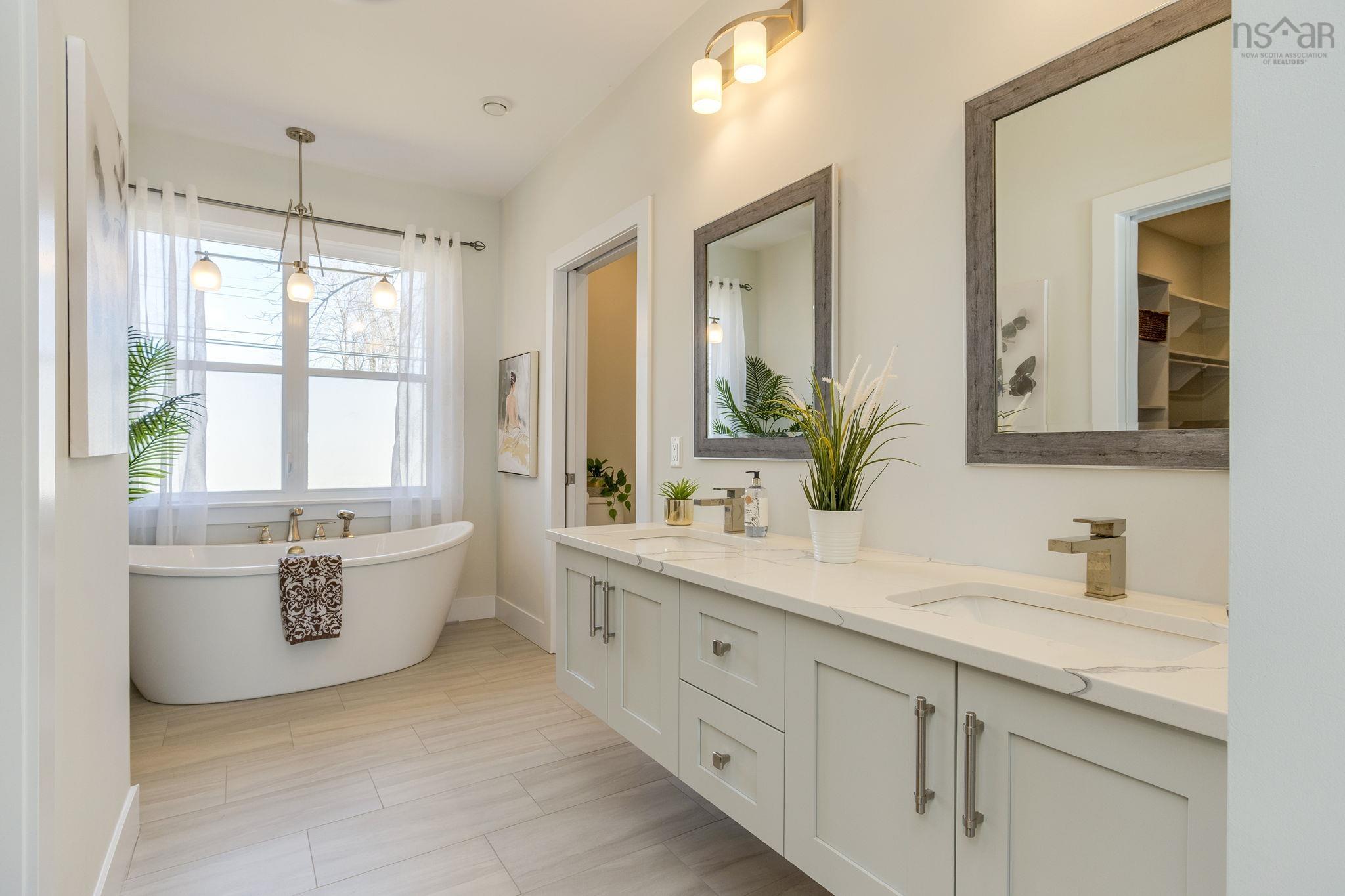 $899,900.00: 30 Montague Road, Lake Loon