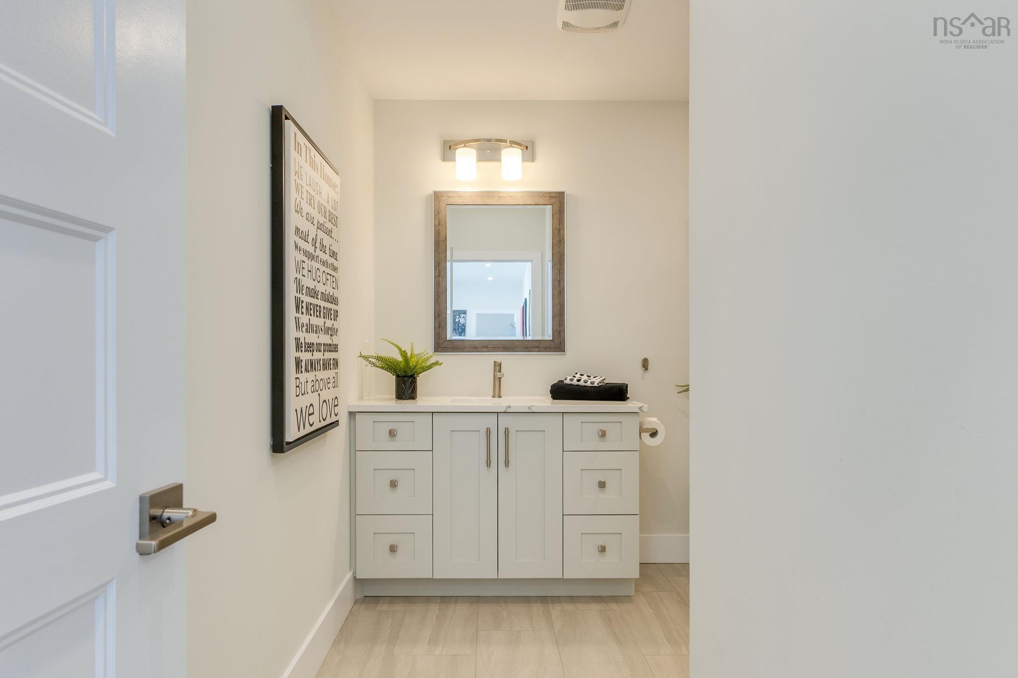 $899,900.00: 30 Montague Road, Lake Loon