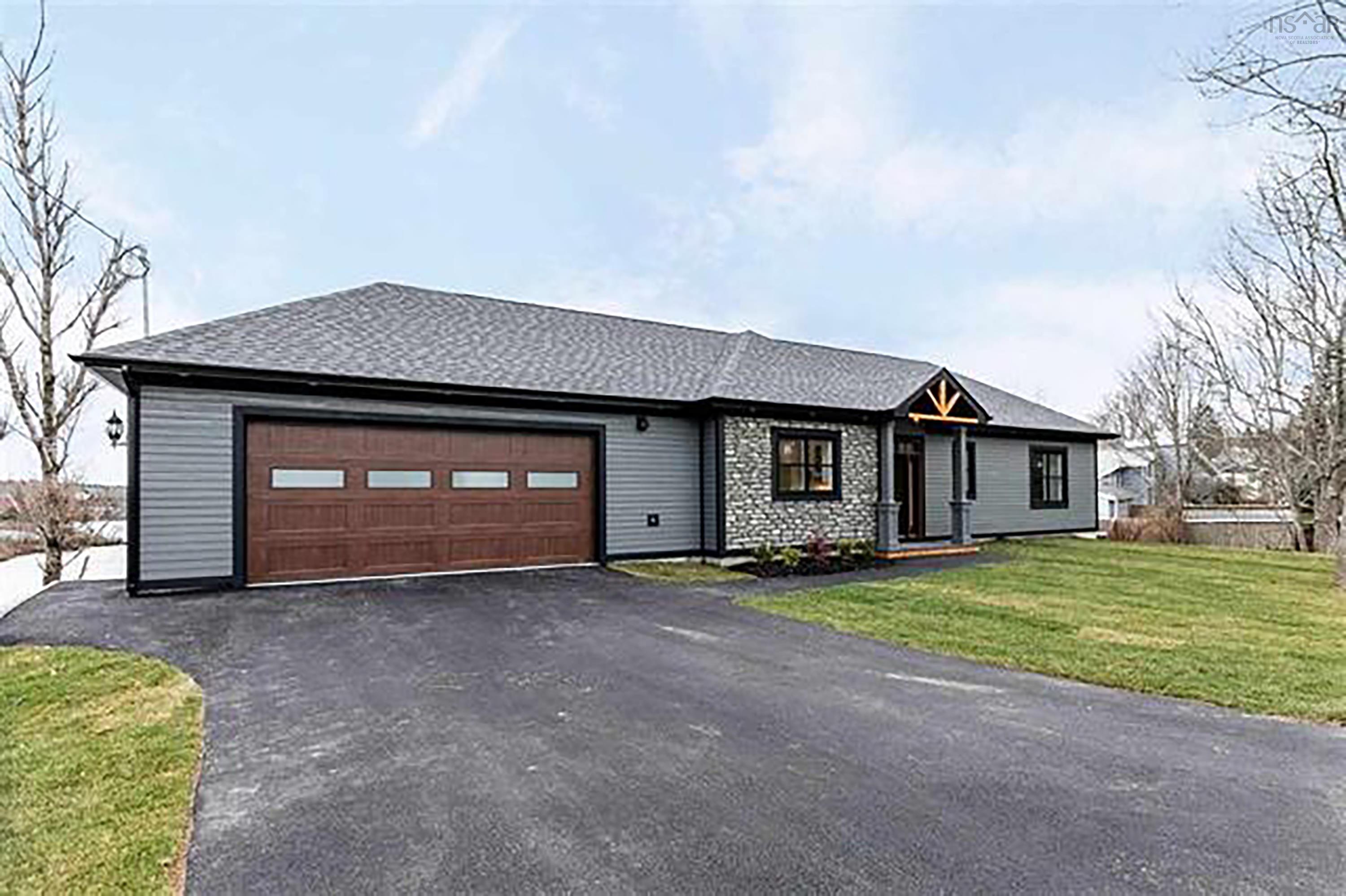 $899,900.00: 30 Montague Road, Lake Loon