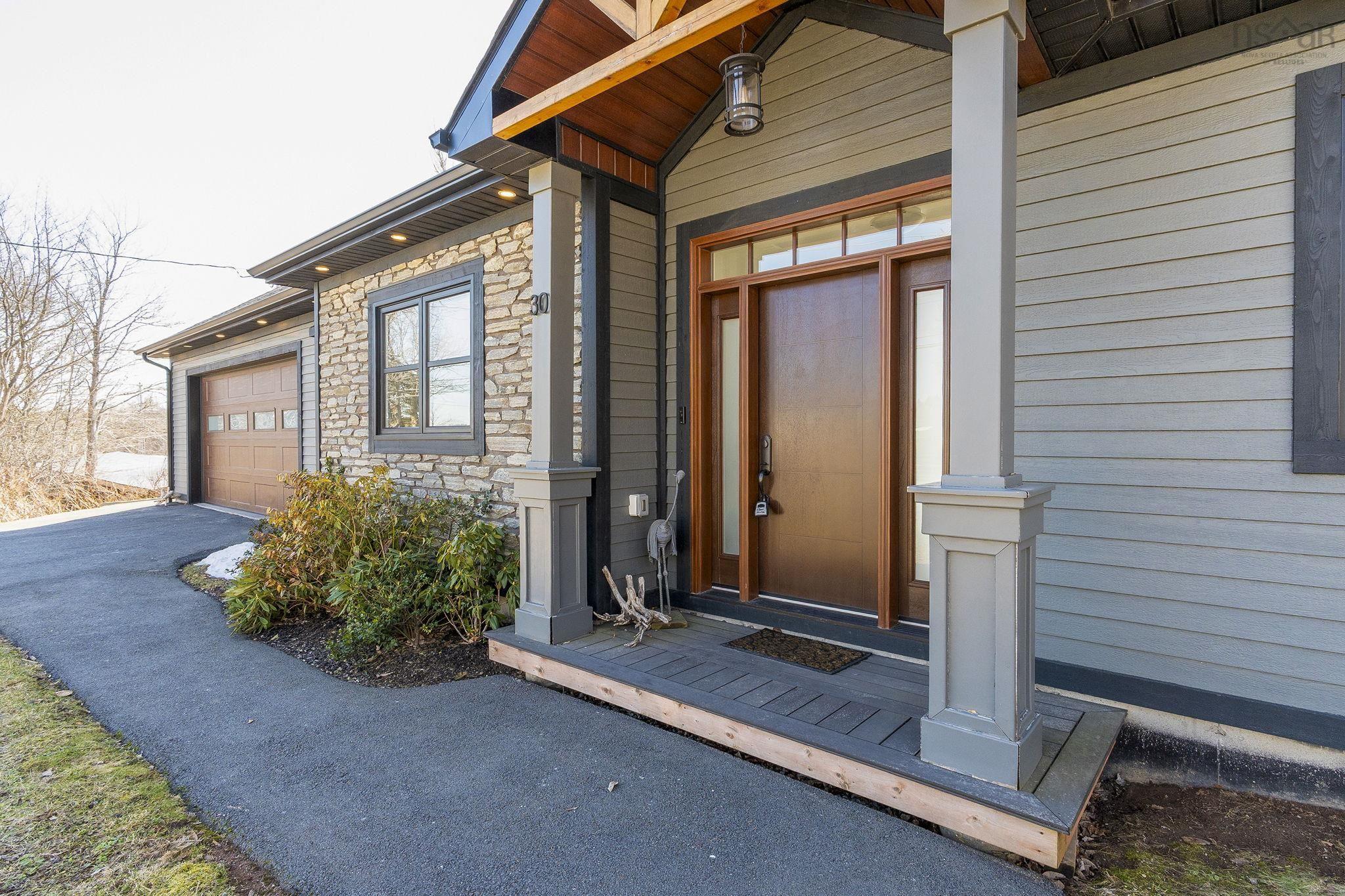 $899,900.00: 30 Montague Road, Lake Loon