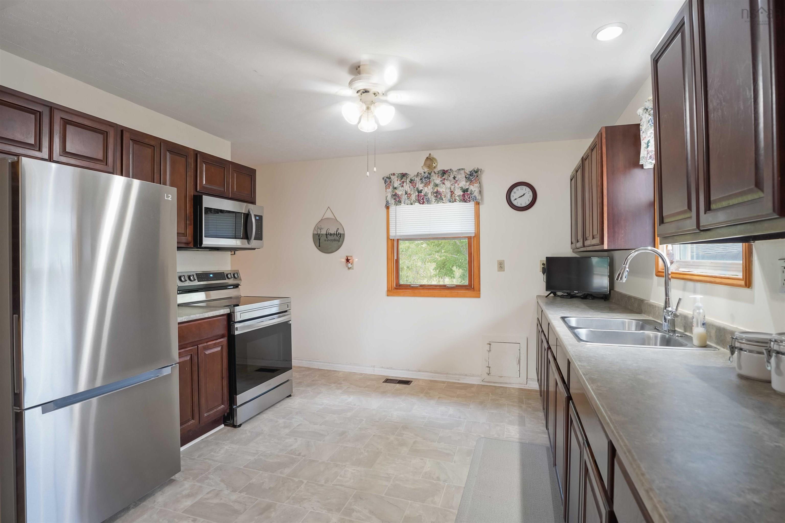 $374,500.00: 8049 Highway 221, Centreville