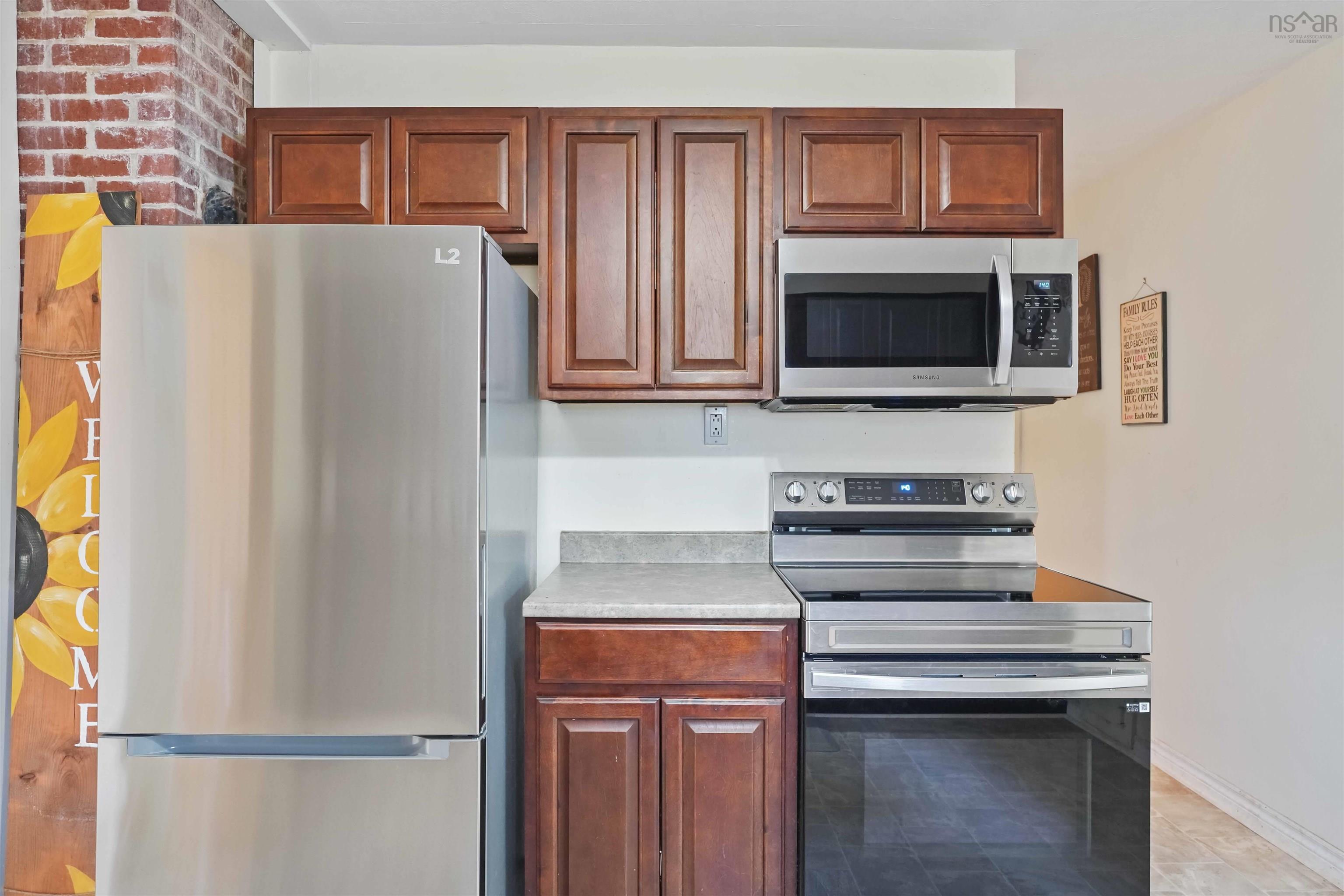 $374,500.00: 8049 Highway 221, Centreville